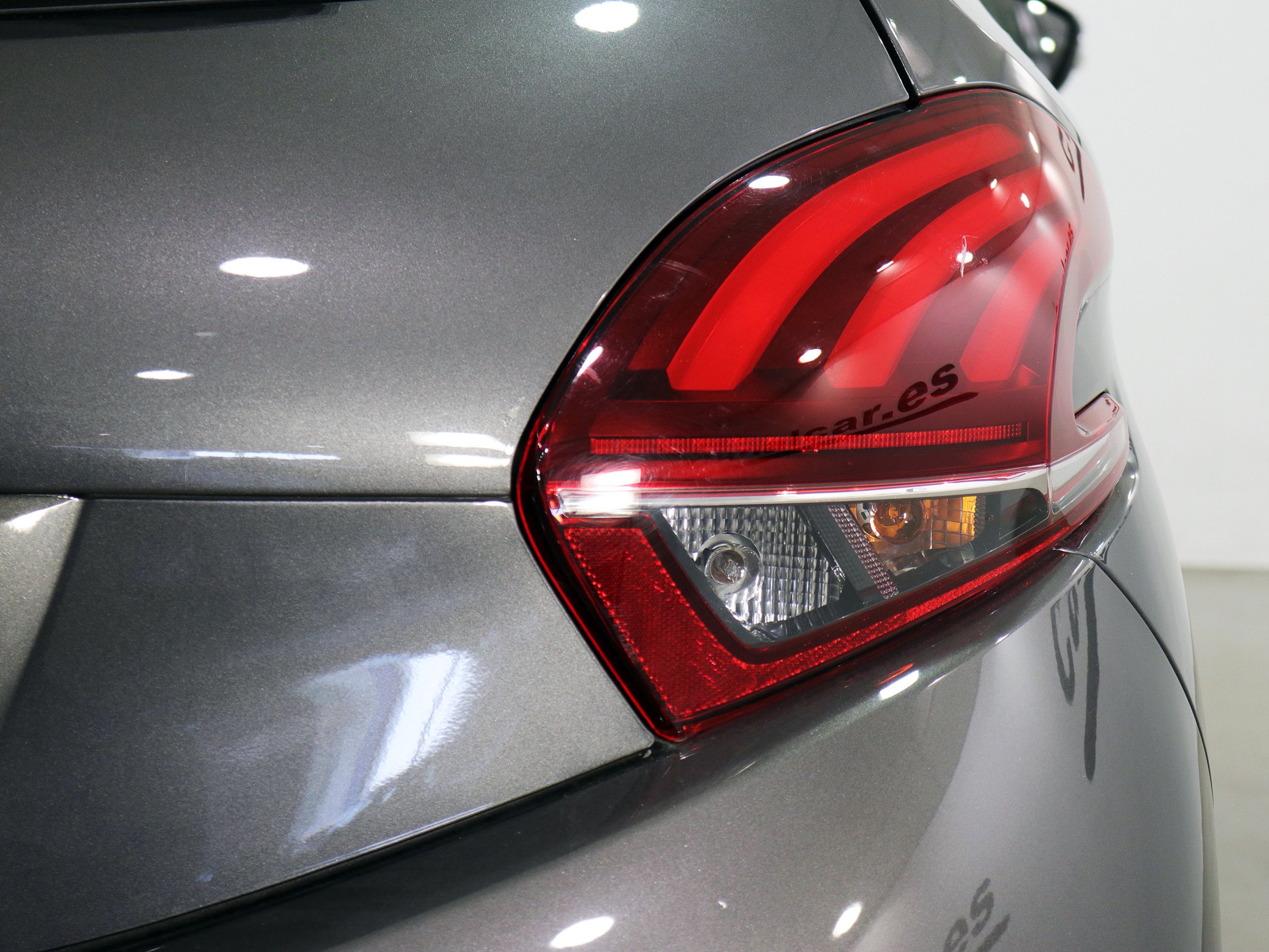 Foto Peugeot 208 12