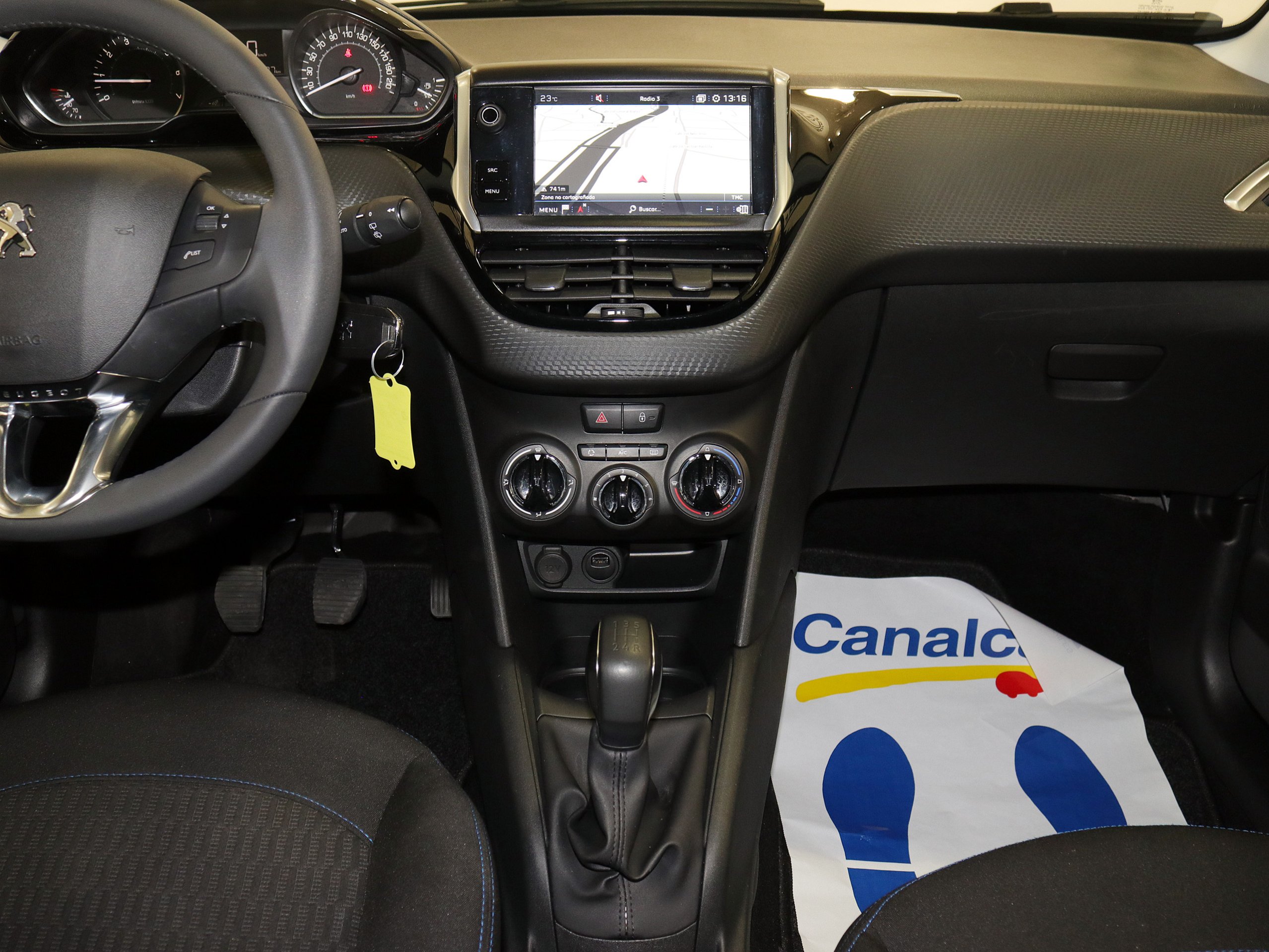 Foto Peugeot 208 28
