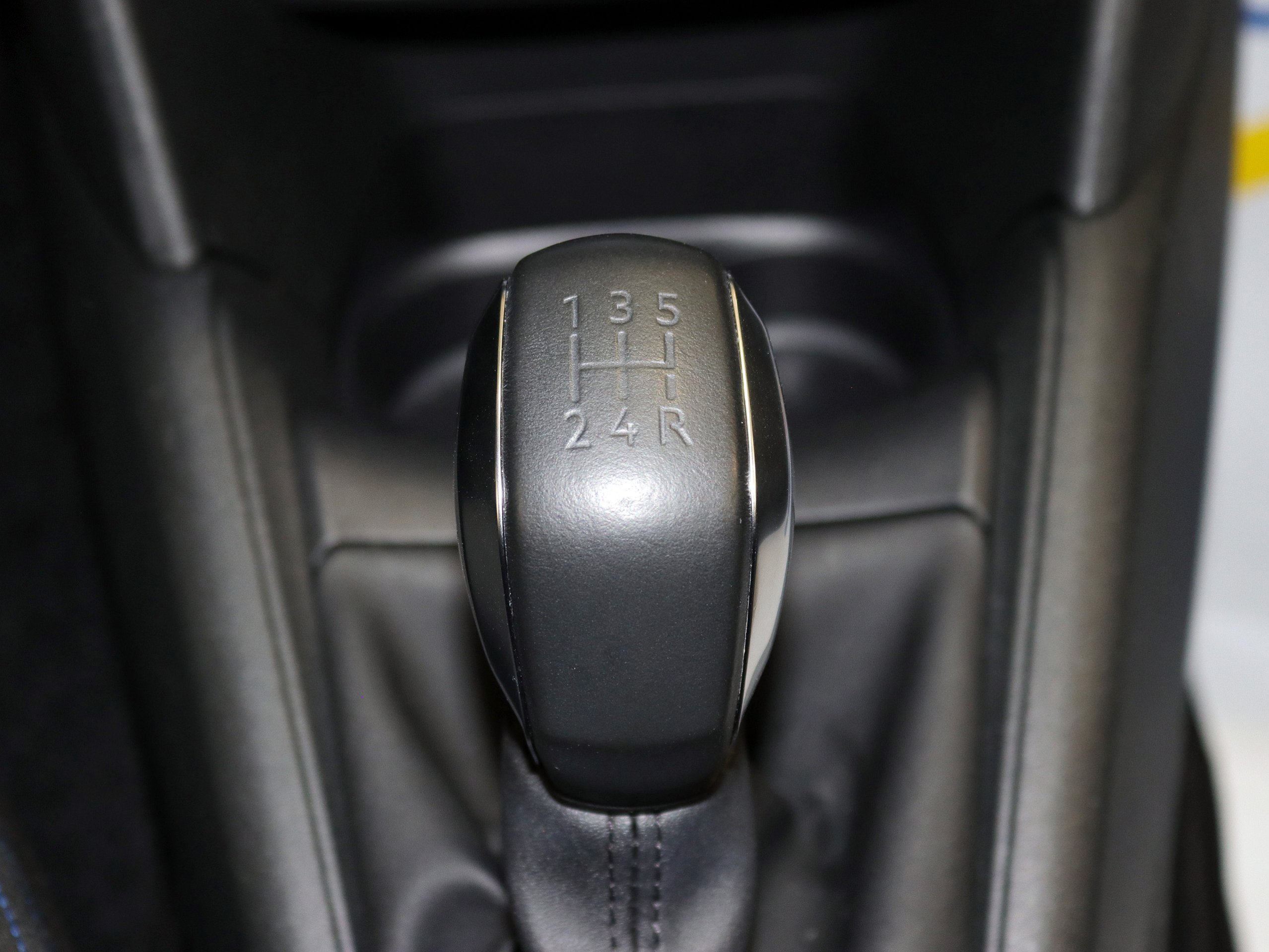 Foto Peugeot 208 32