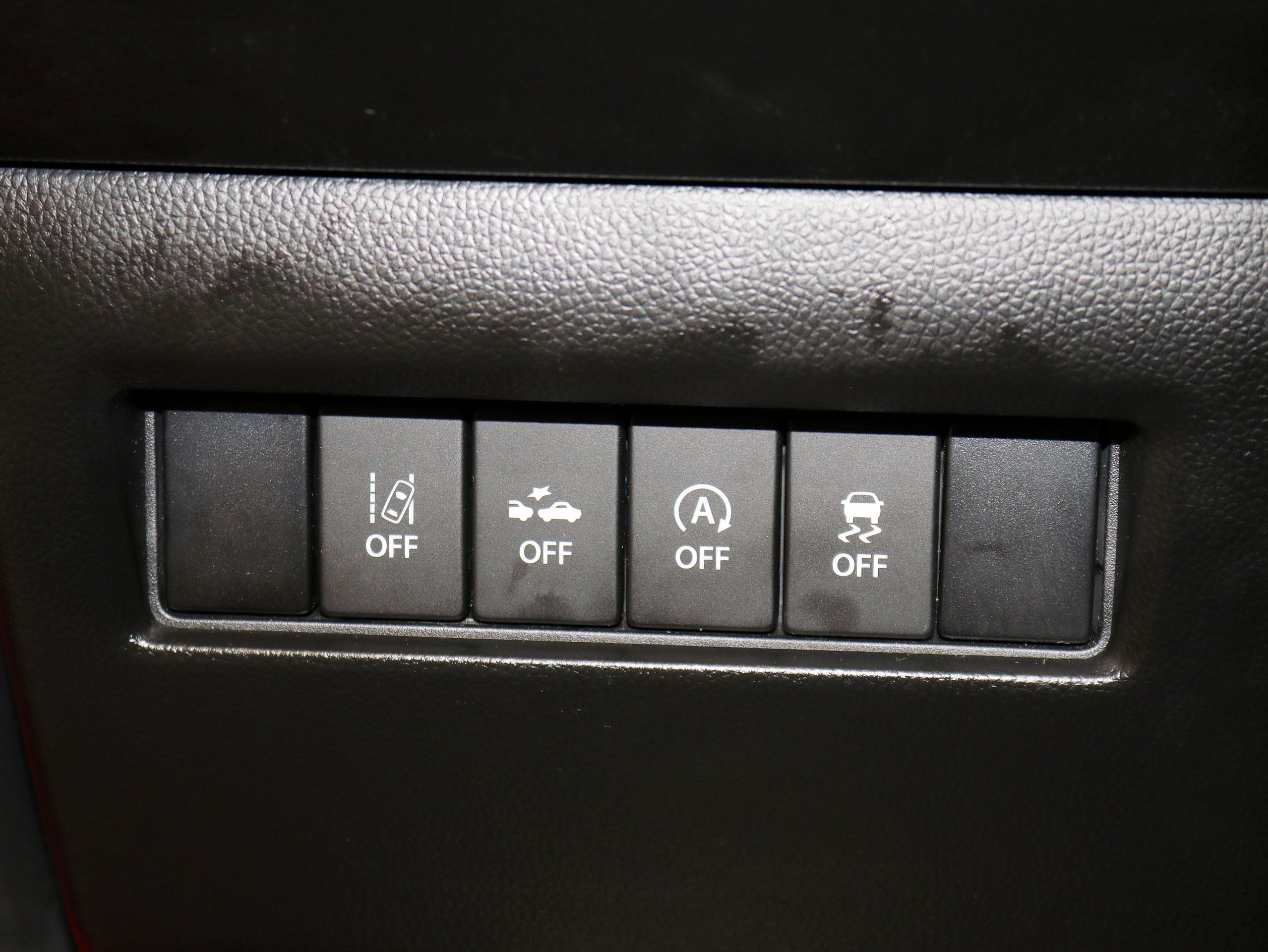 Foto Suzuki Swift 30