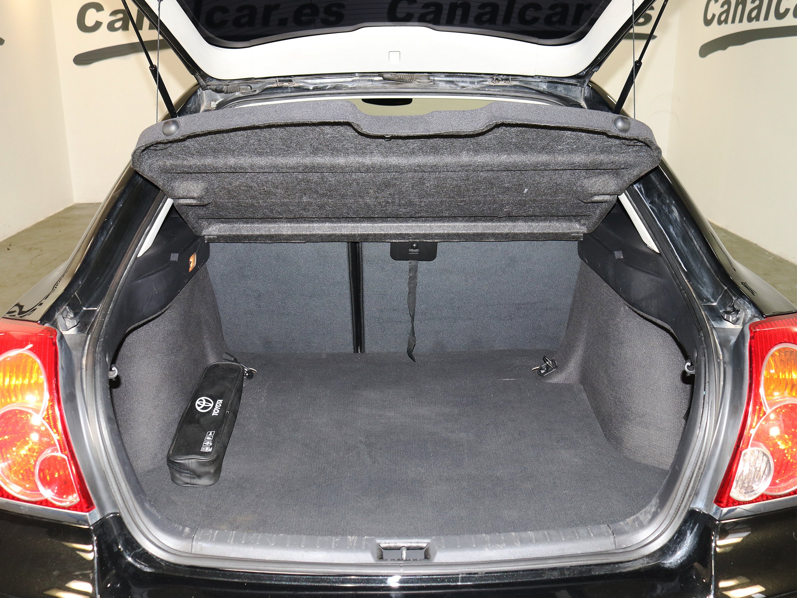 Foto Toyota Avensis 9
