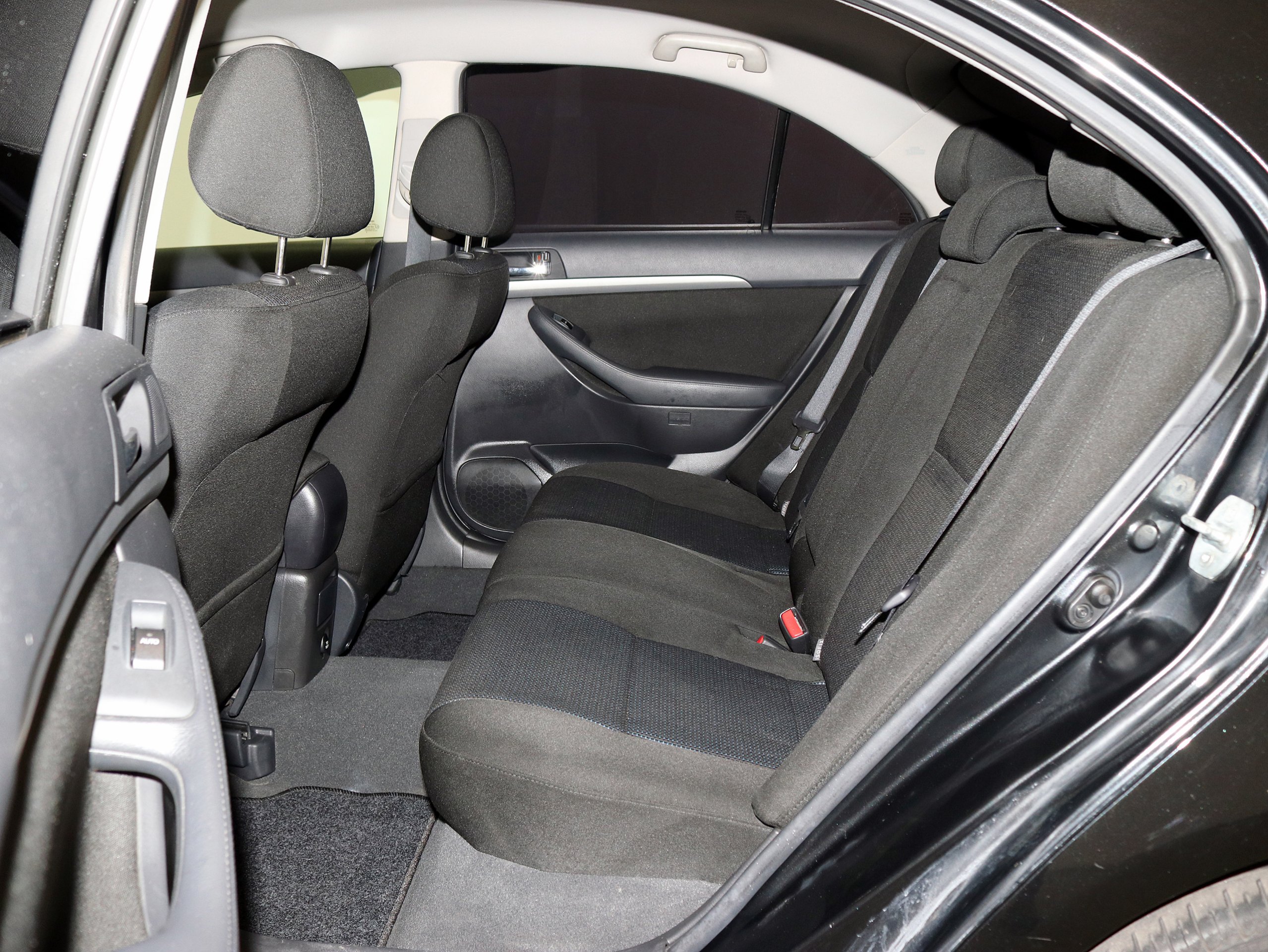 Foto Toyota Avensis 14