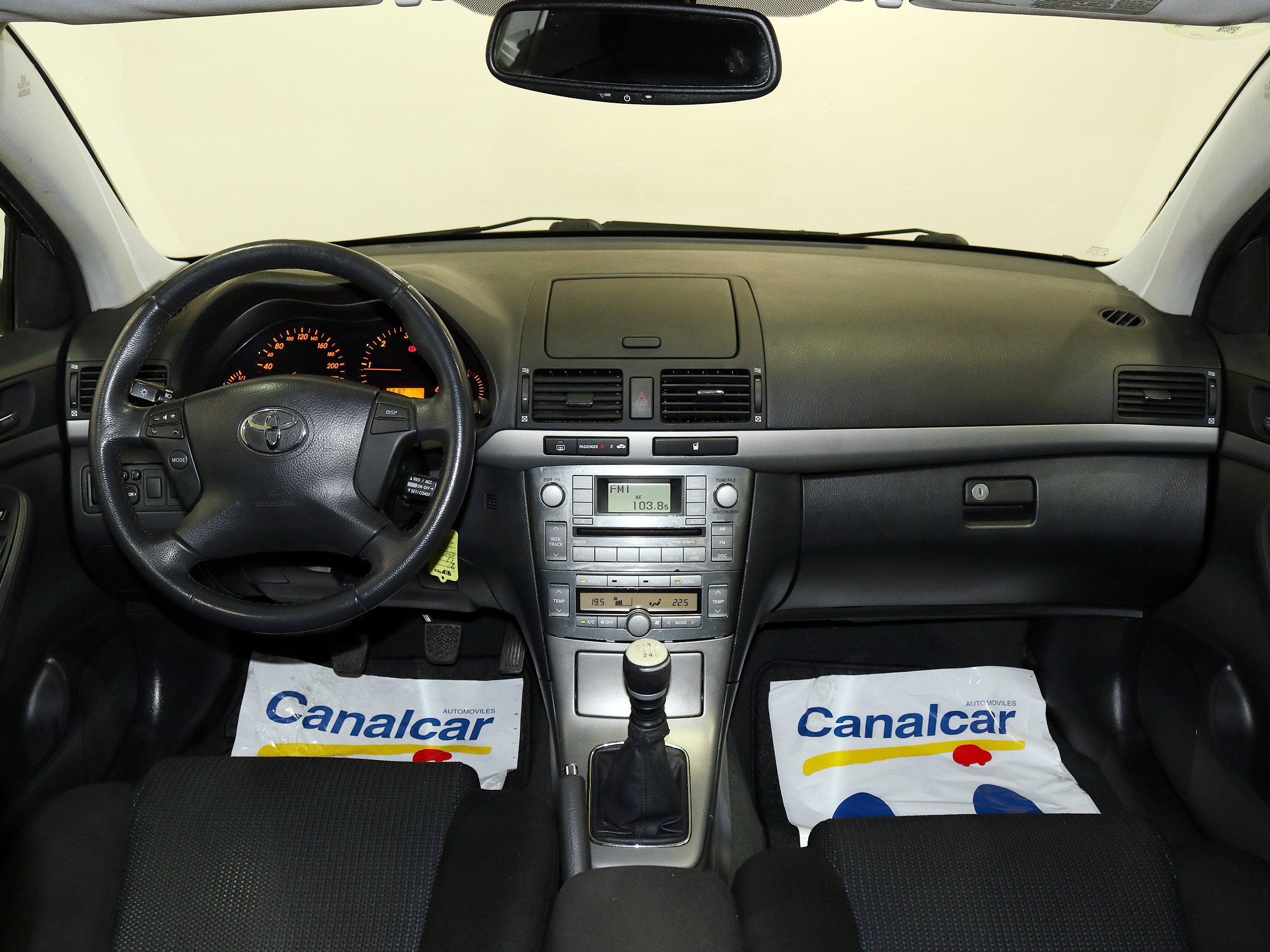 Foto Toyota Avensis 17