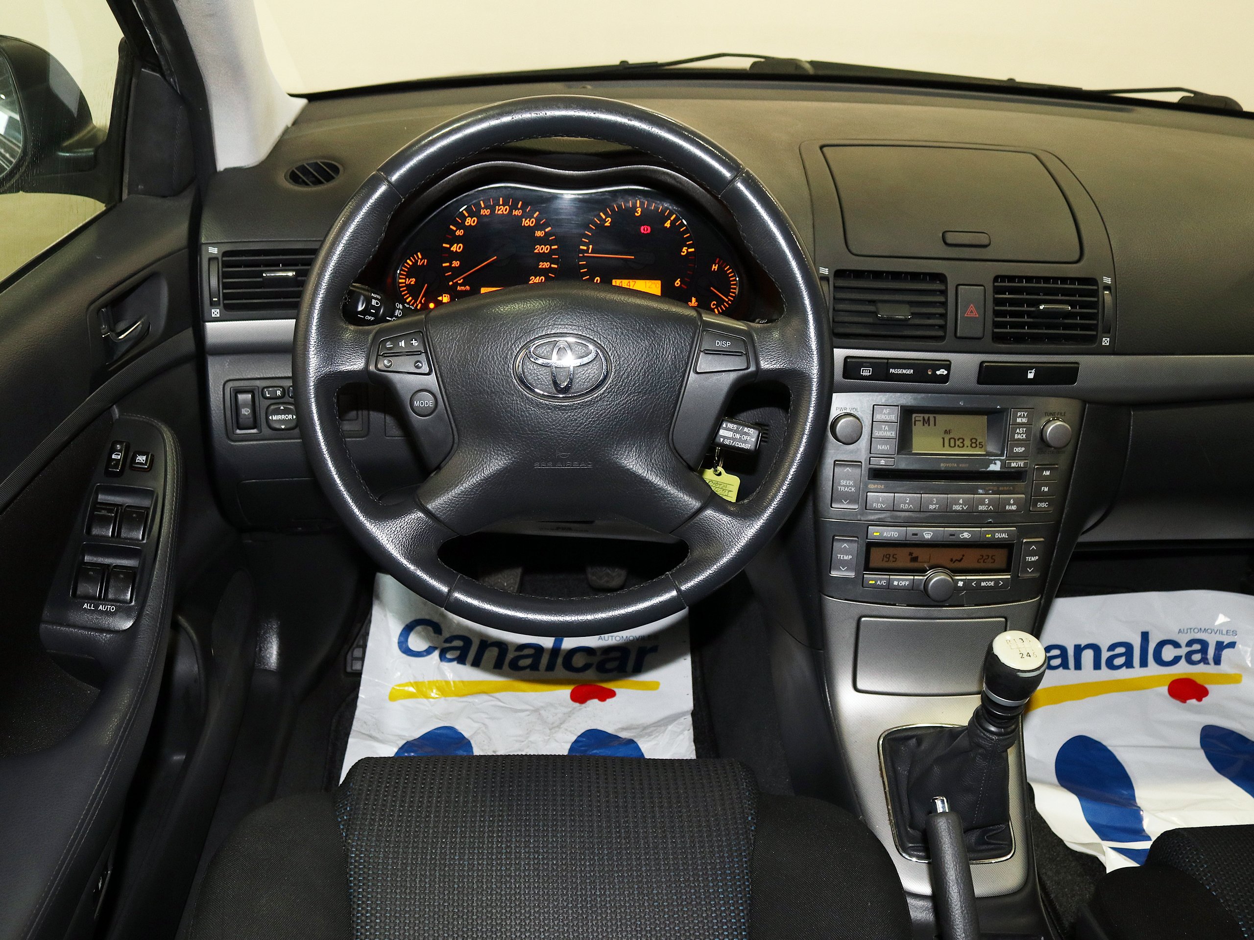 Foto Toyota Avensis 18