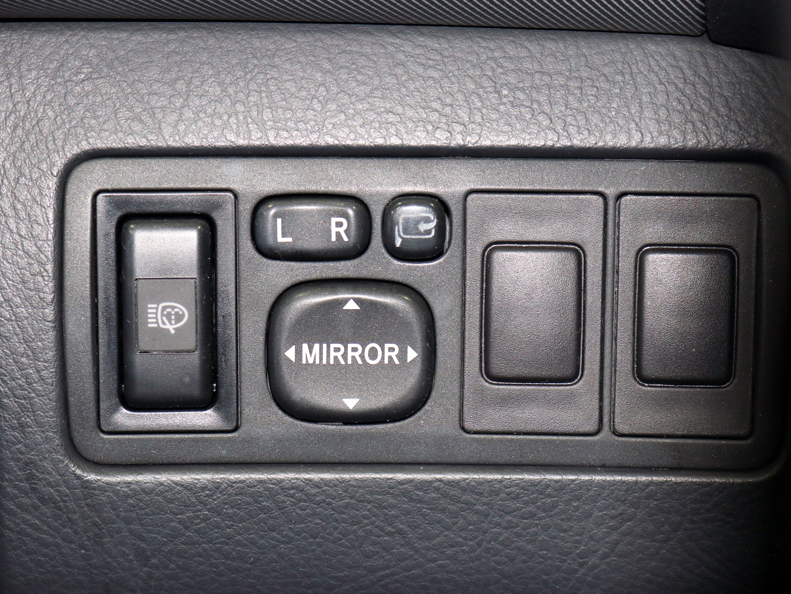 Foto Toyota Avensis 24