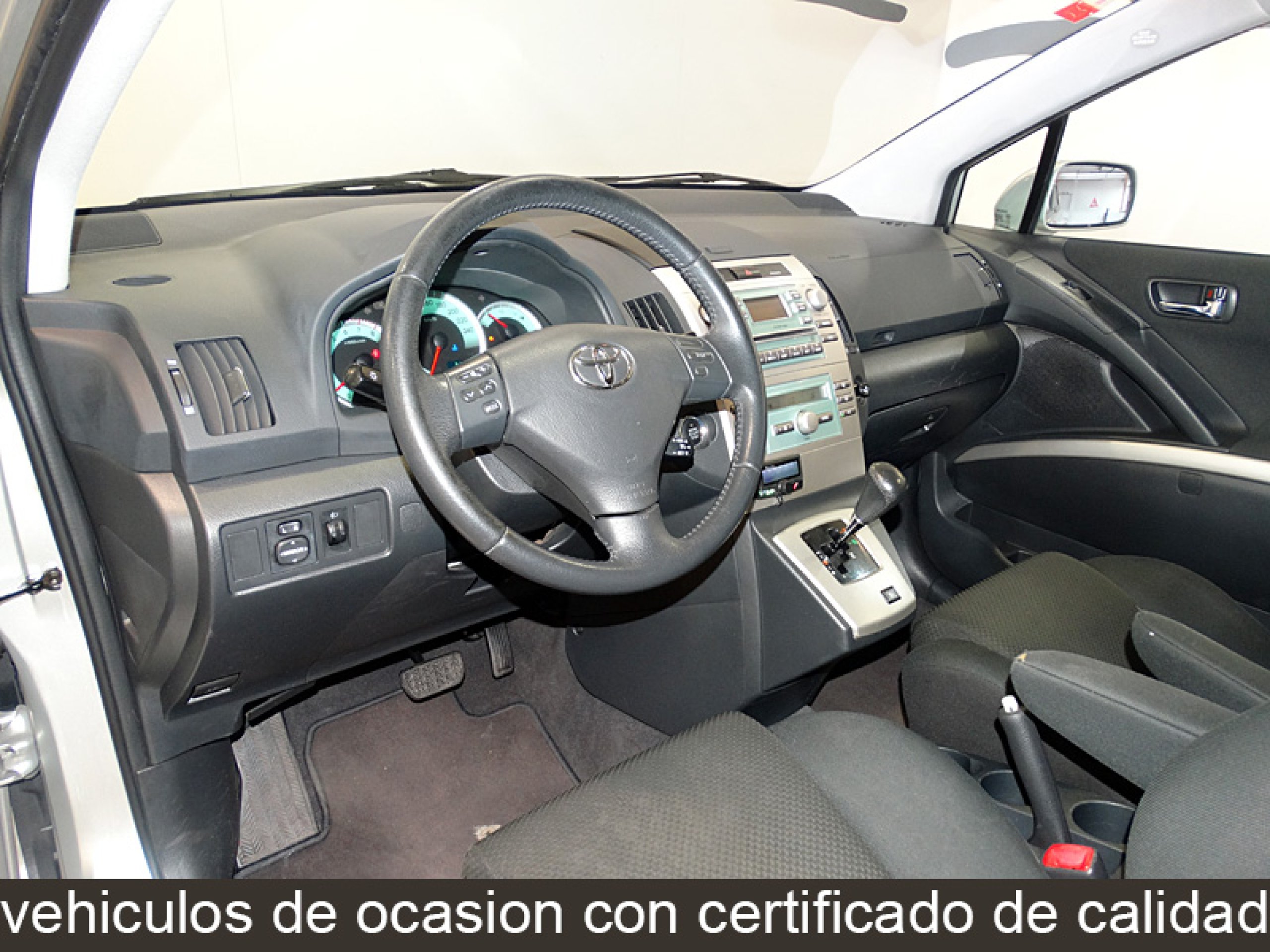 Foto Toyota Corolla Verso 16 Foto Toyota Corolla Verso 16