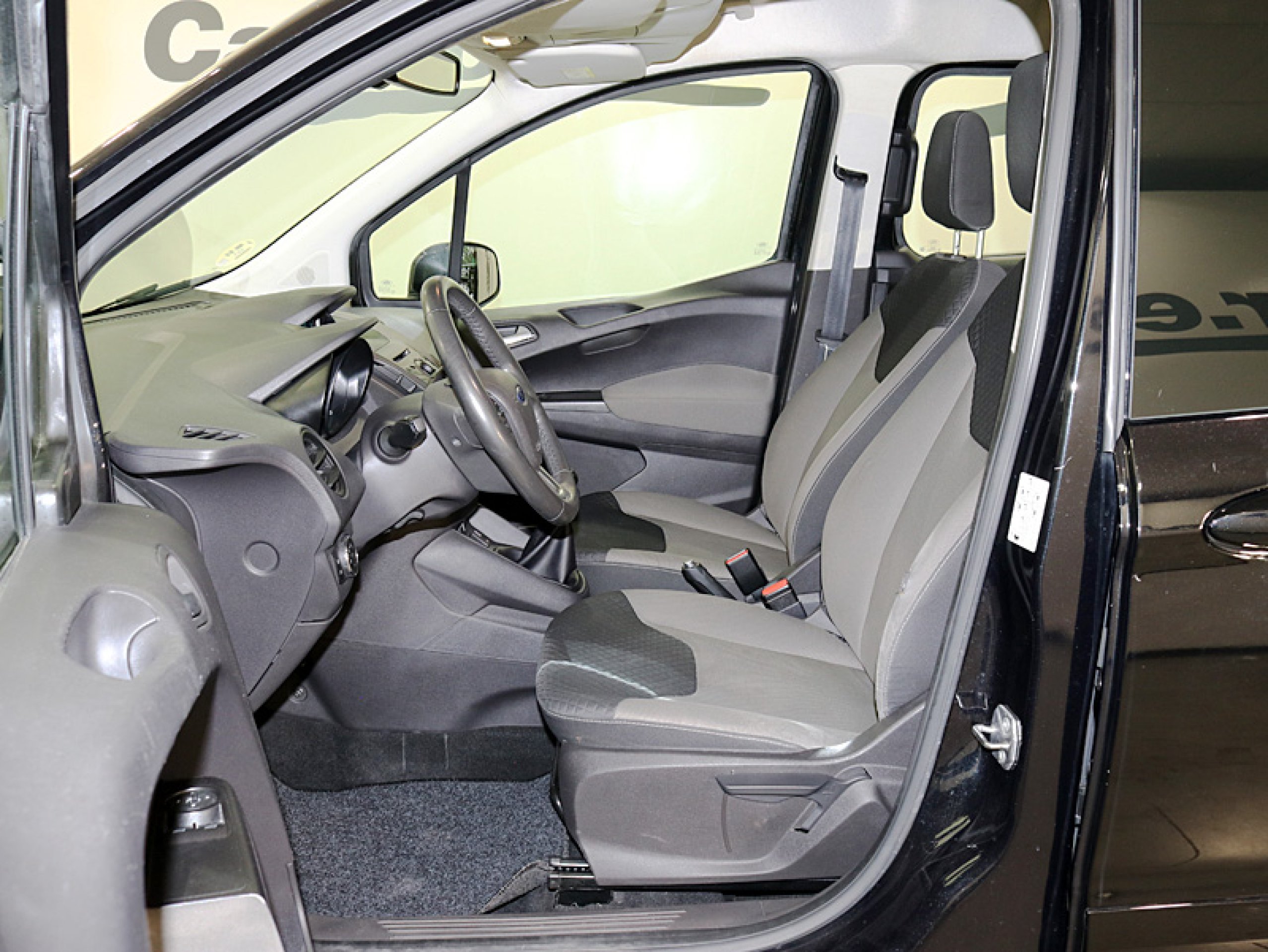 Foto Ford Tourneo 15