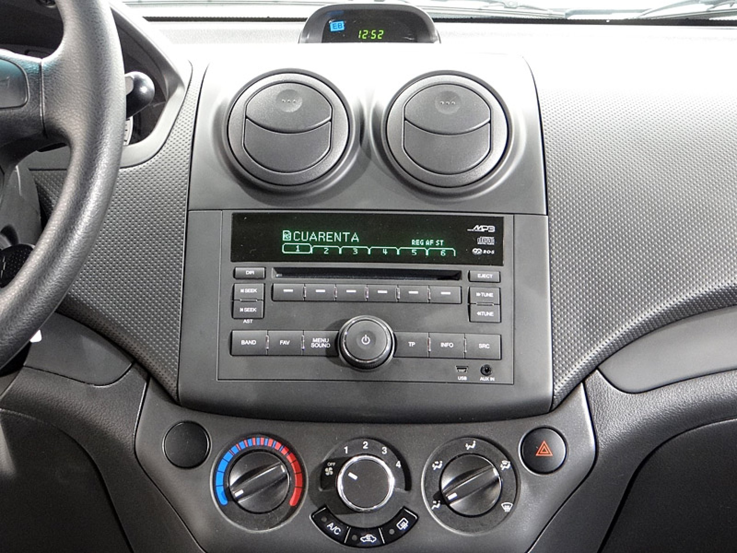 Foto Chevrolet Aveo 25