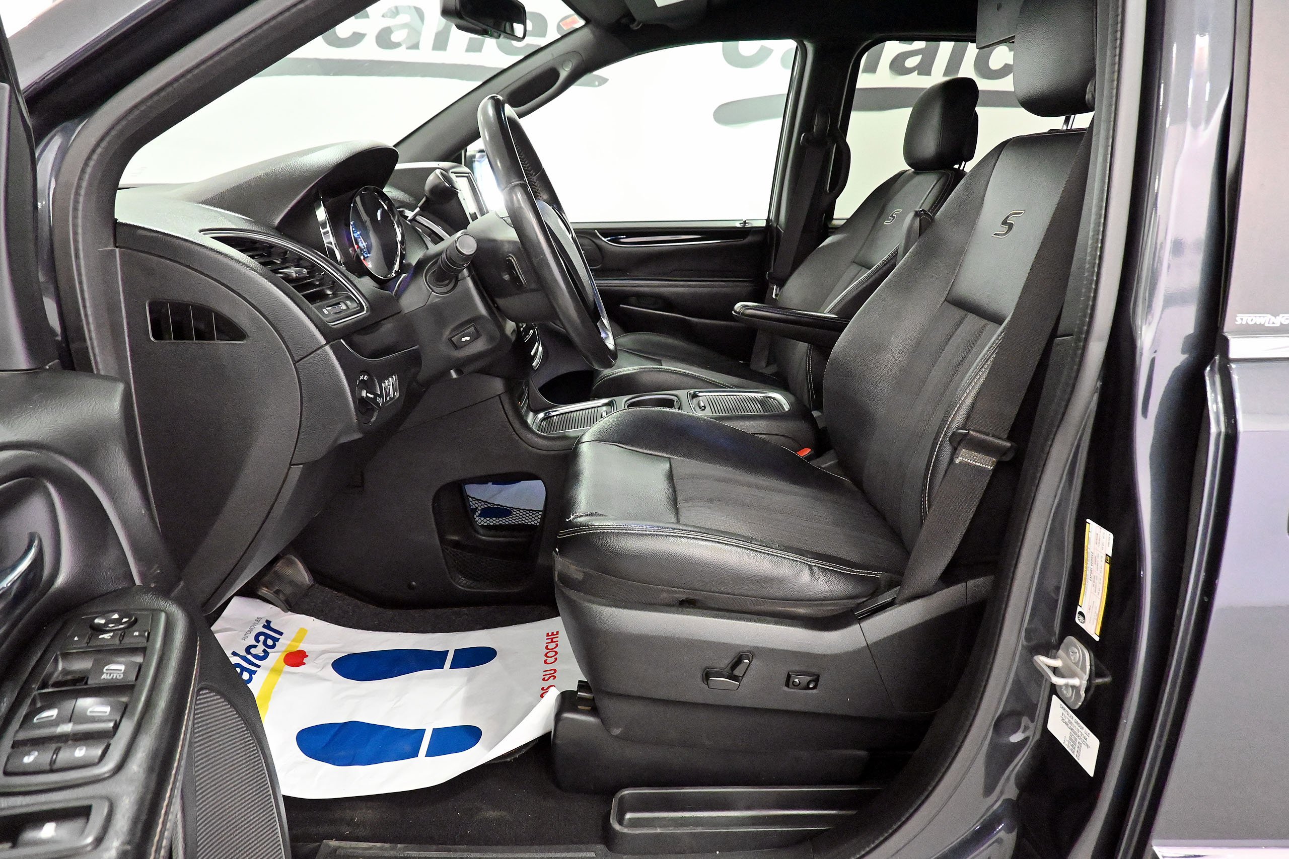Foto Lancia Voyager 11