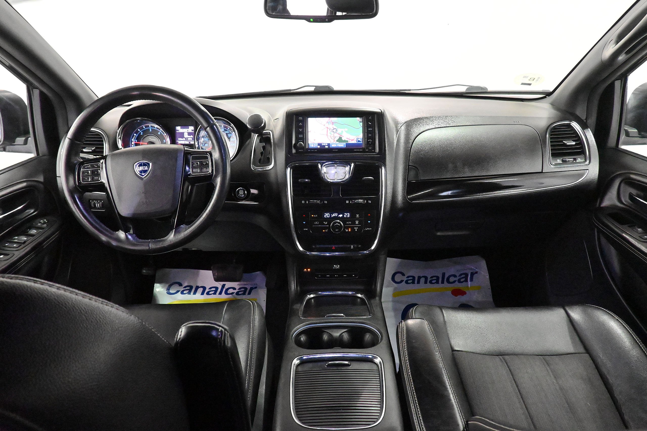 Foto Lancia Voyager 22