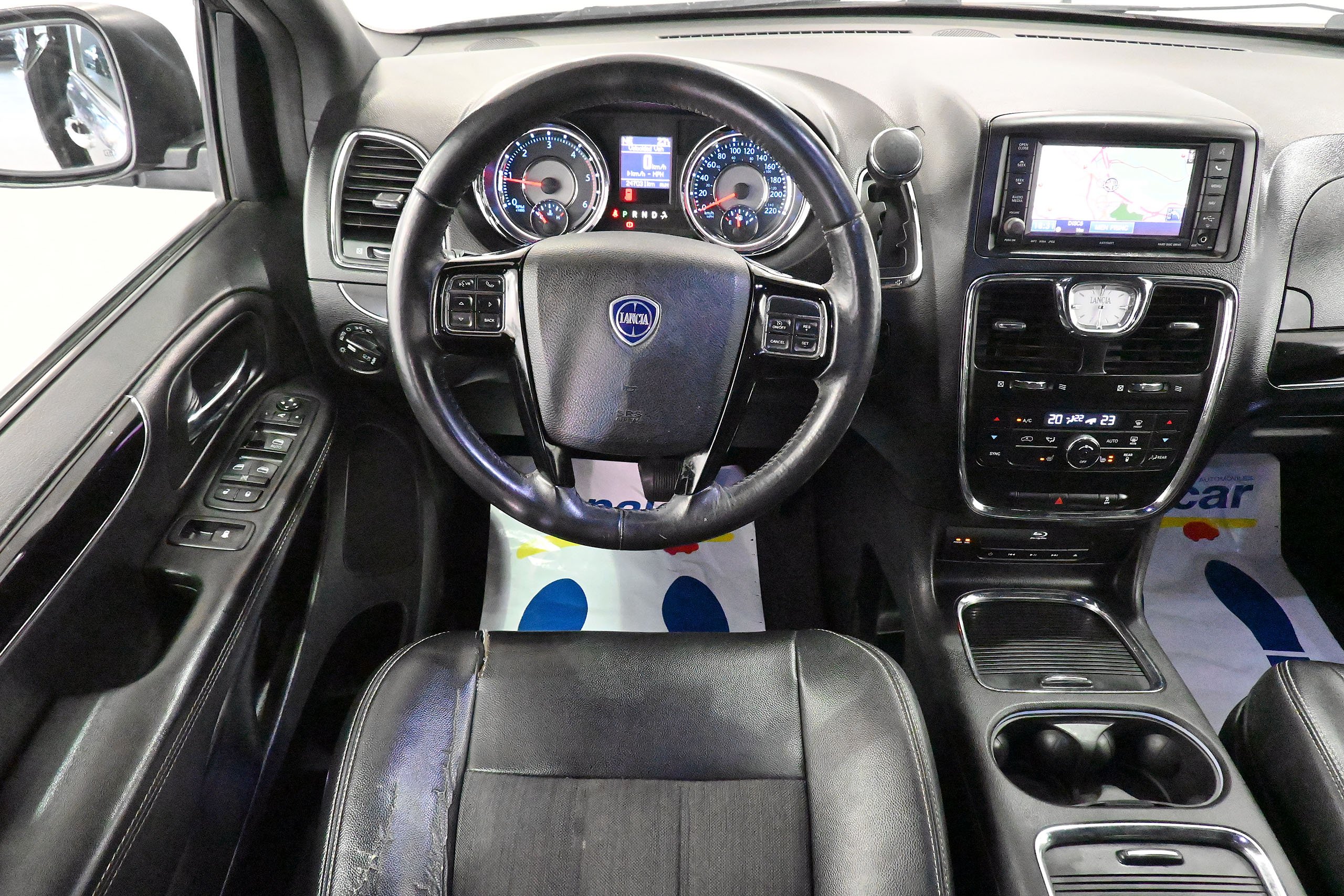 Foto Lancia Voyager 23