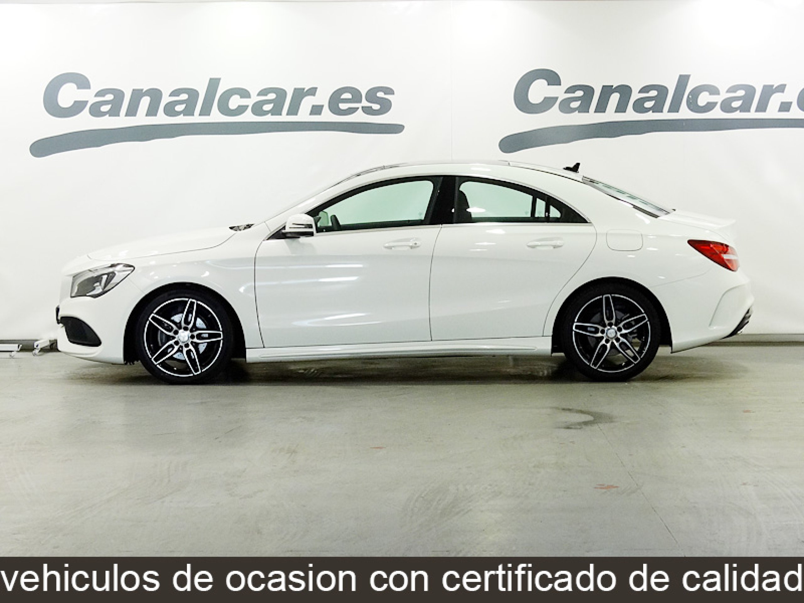 Foto Mercedes-Benz CLA 200 11