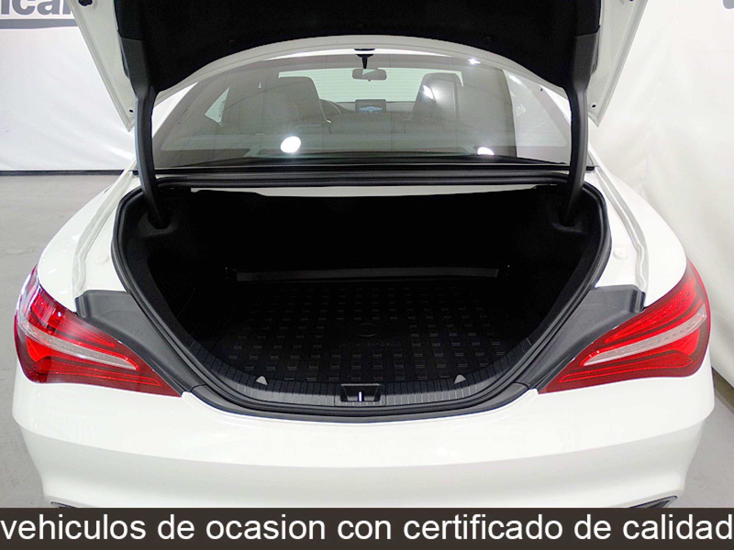Foto Mercedes-Benz CLA 200 18