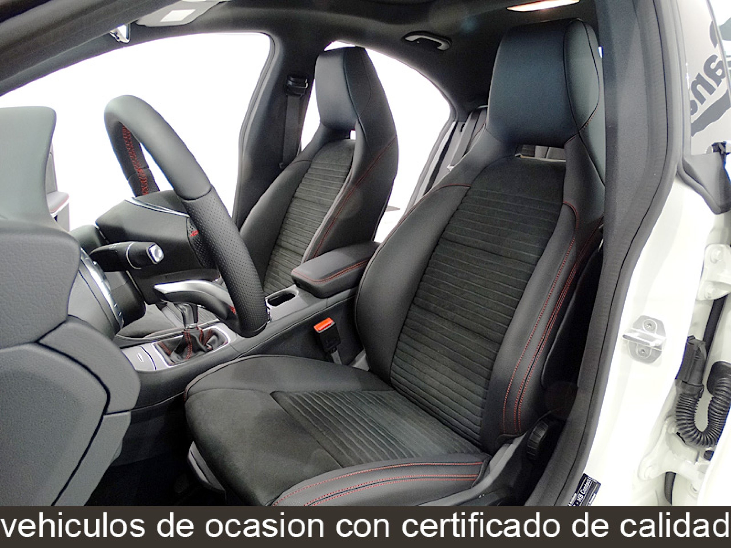 Foto Mercedes-Benz CLA 200 21