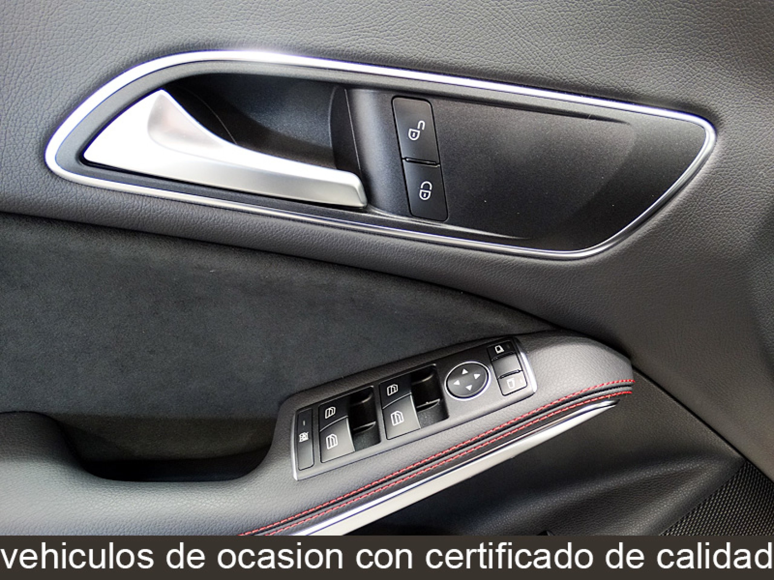 Foto Mercedes-Benz CLA 200 25