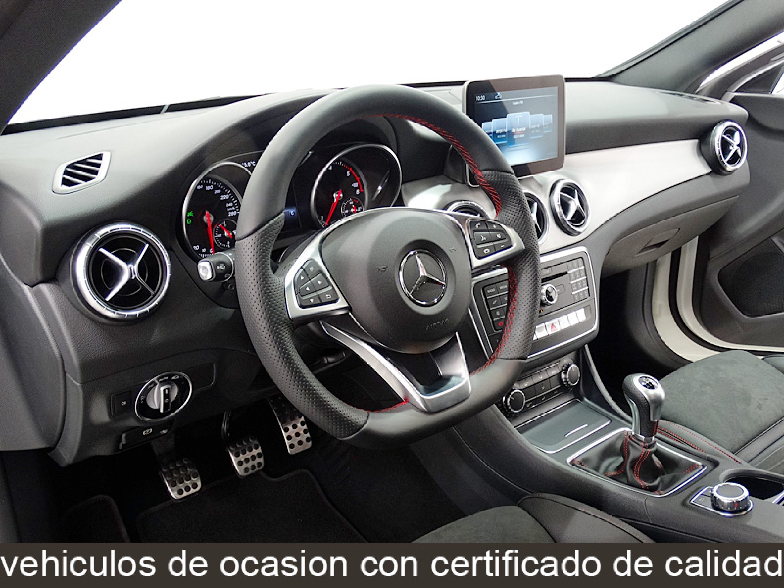 Foto Mercedes-Benz CLA 200 26