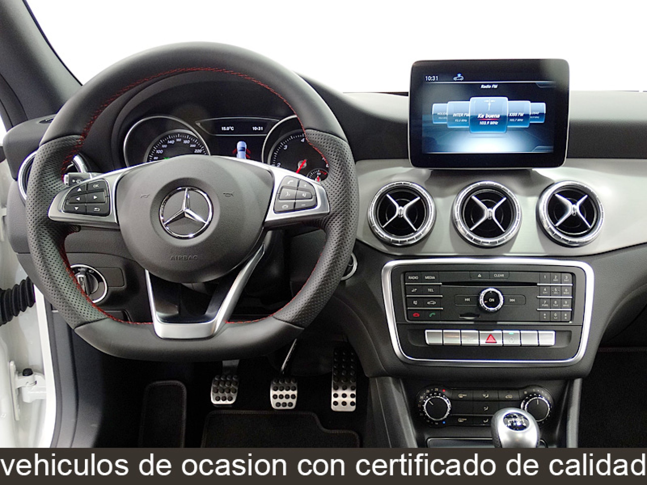 Foto Mercedes-Benz CLA 200 30