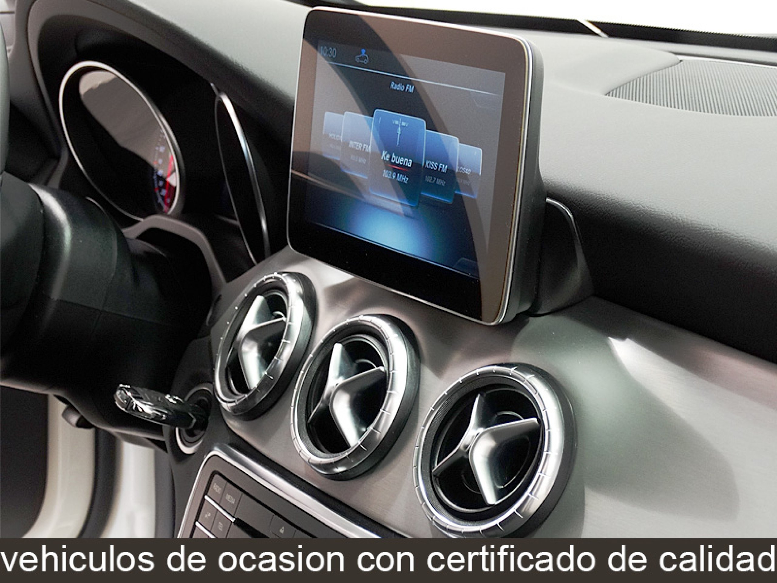 Foto Mercedes-Benz CLA 200 31