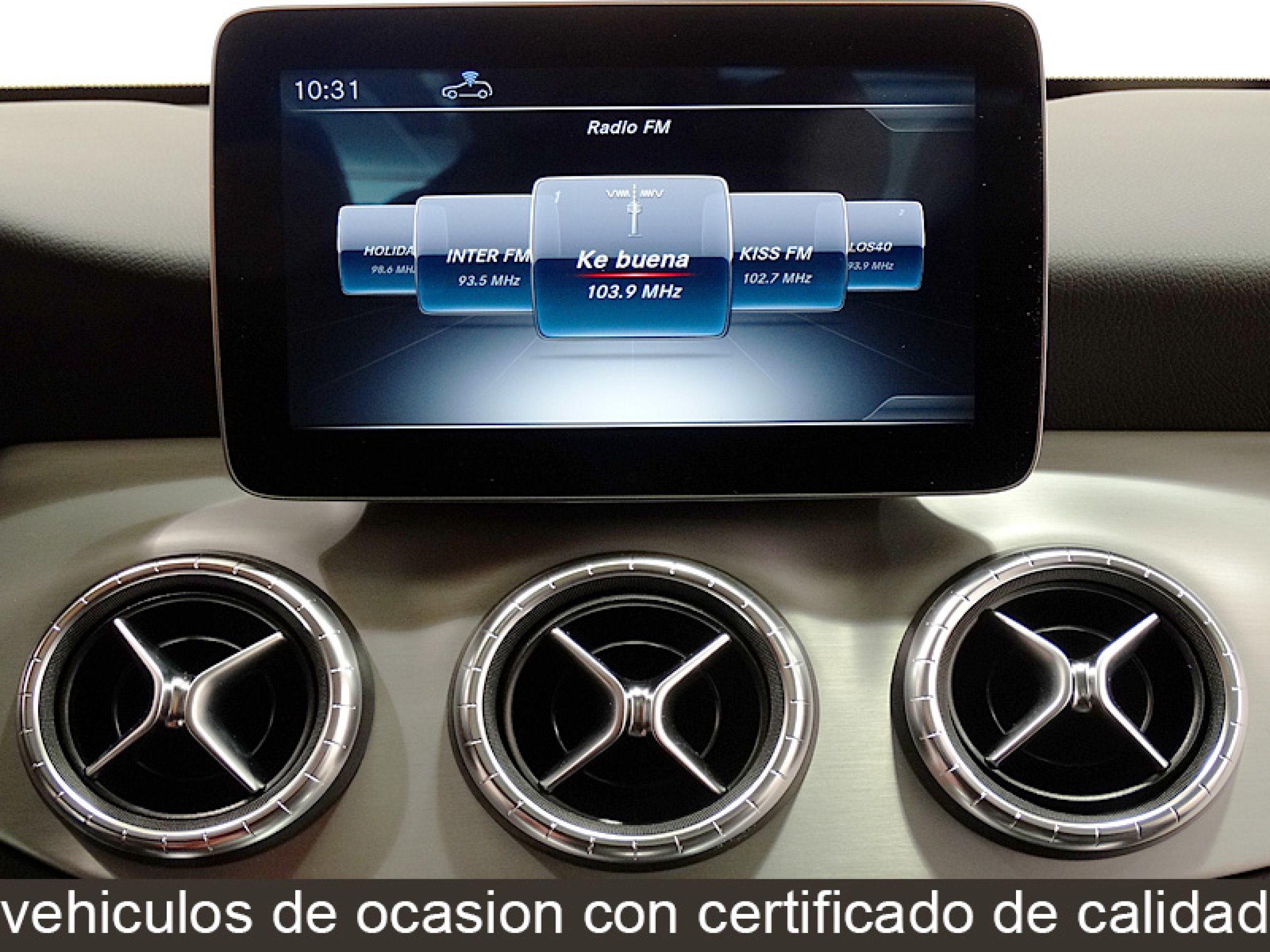 Foto Mercedes-Benz CLA 200 33