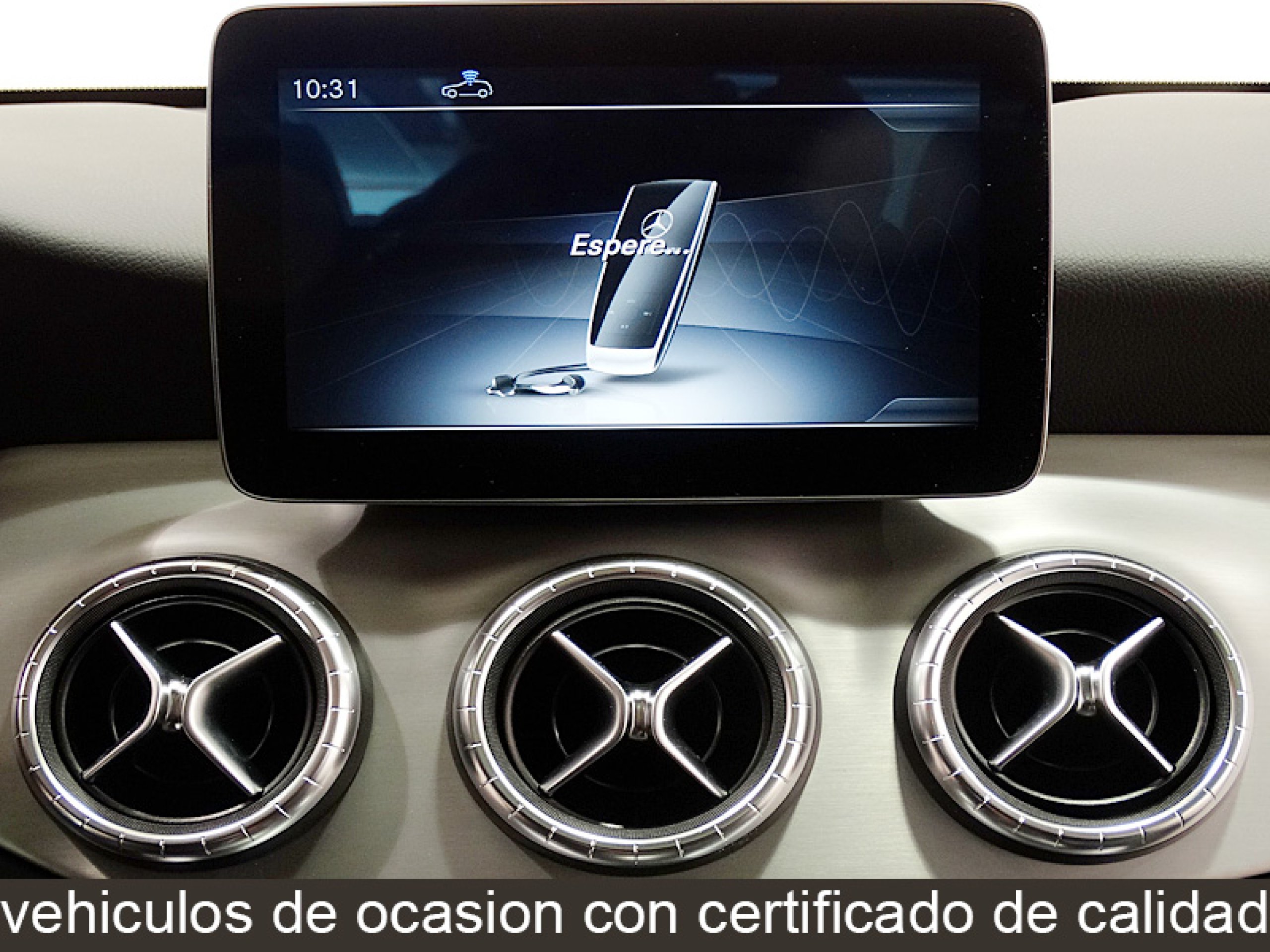 Foto Mercedes-Benz CLA 200 35