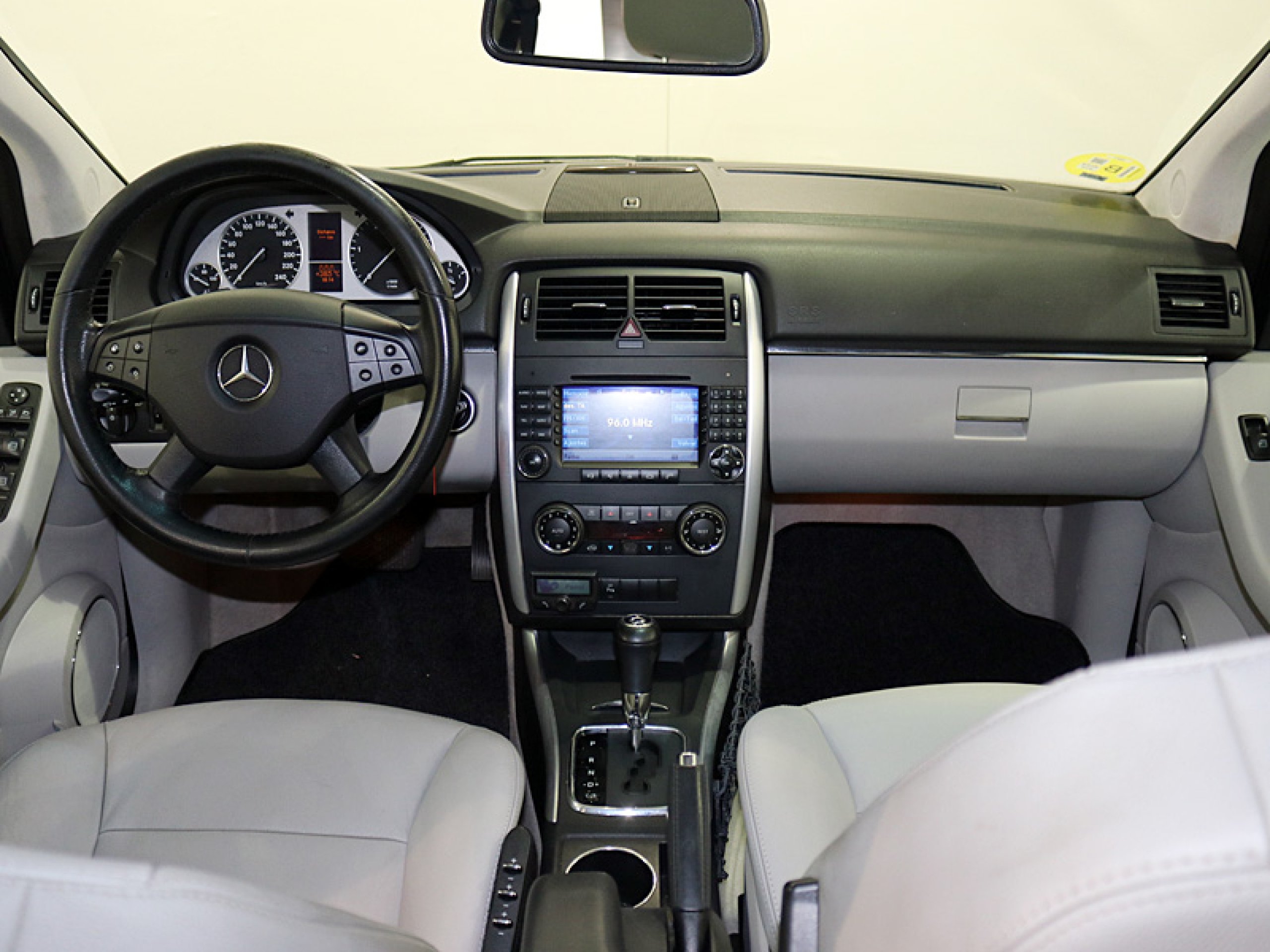 Foto Mercedes-Benz B 200 15