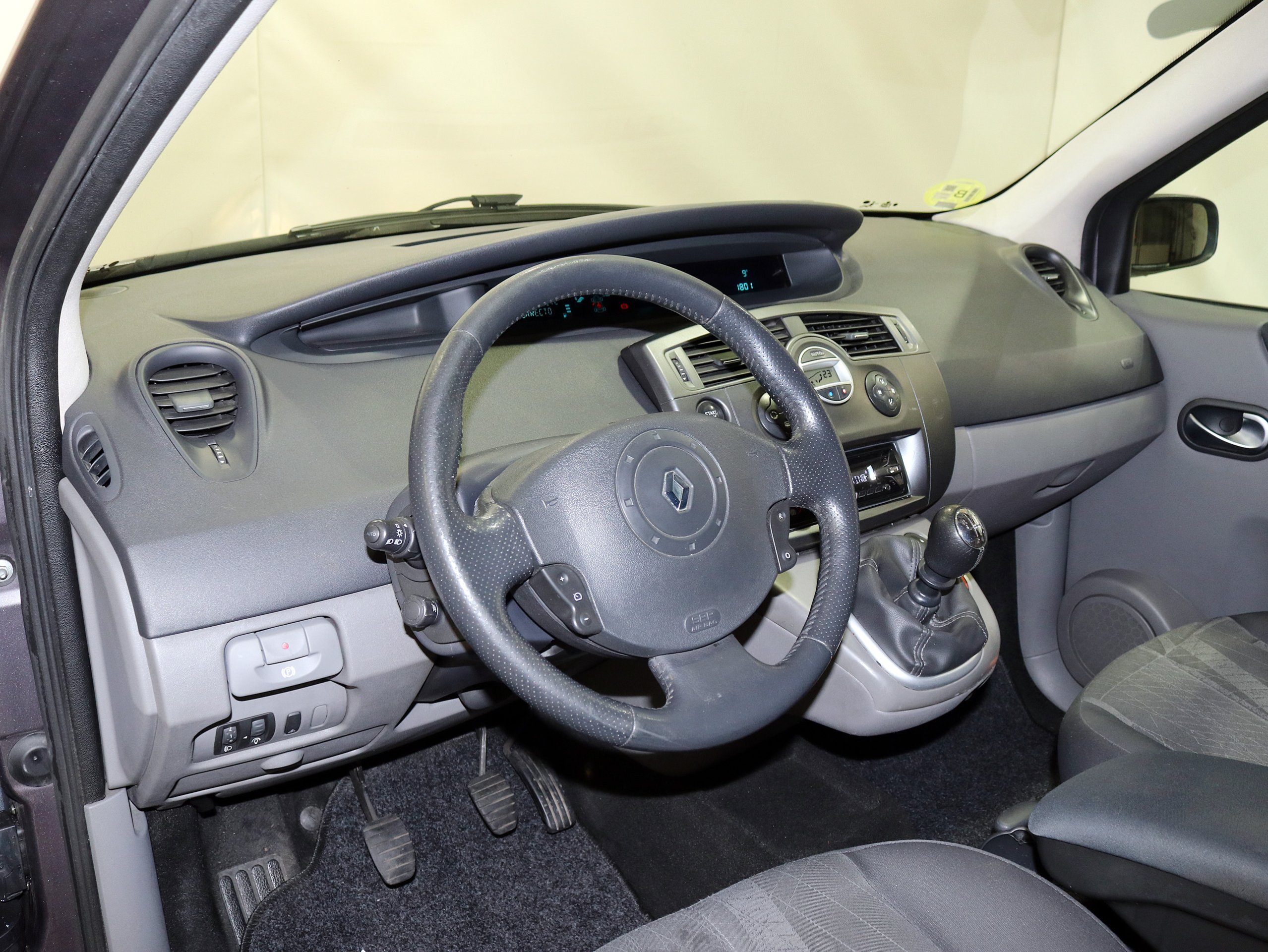 Foto Renault Grand Scenic 15 Foto Renault Grand Scenic 15