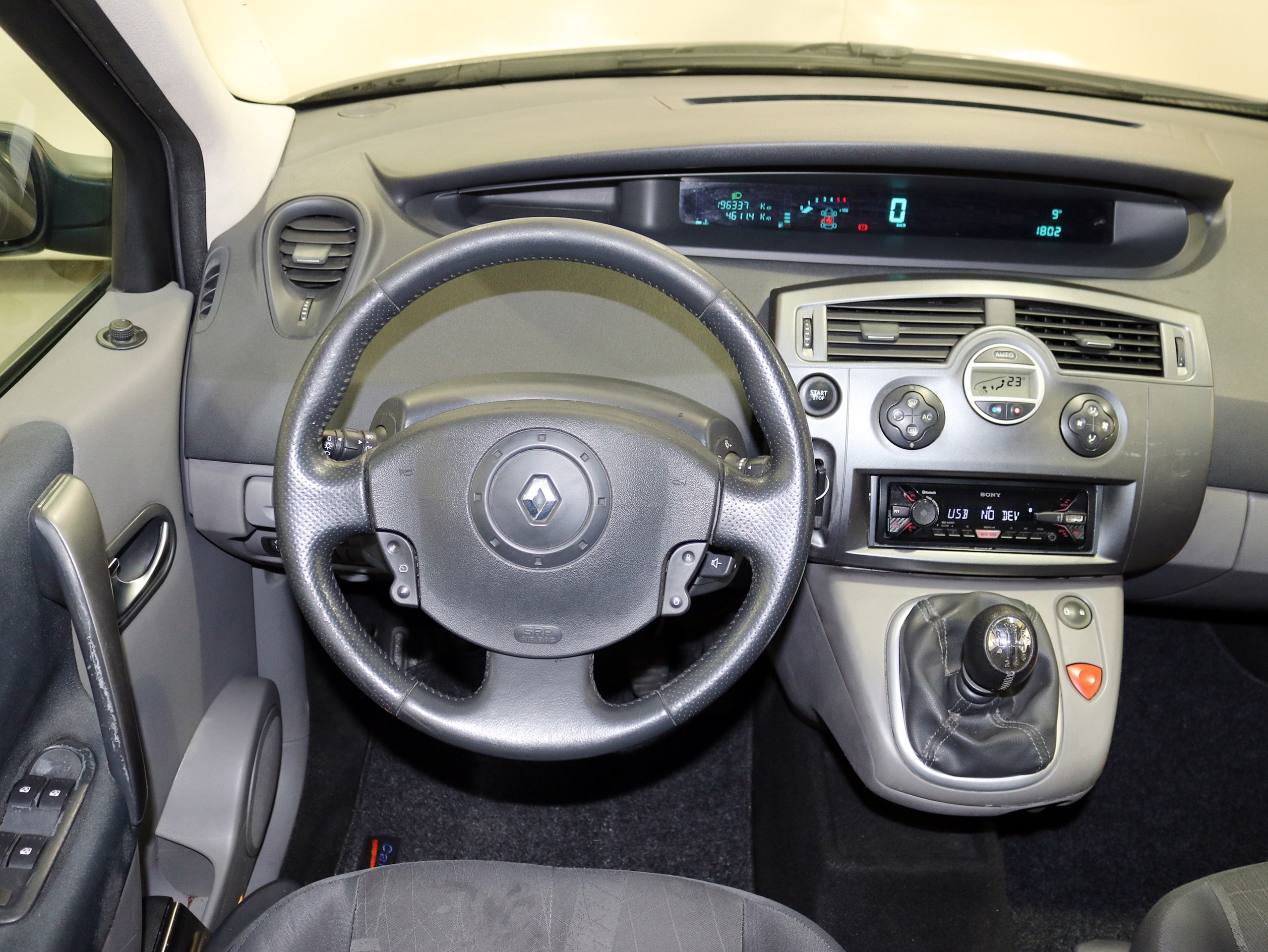 Foto Renault Grand Scenic 17 Foto Renault Grand Scenic 17