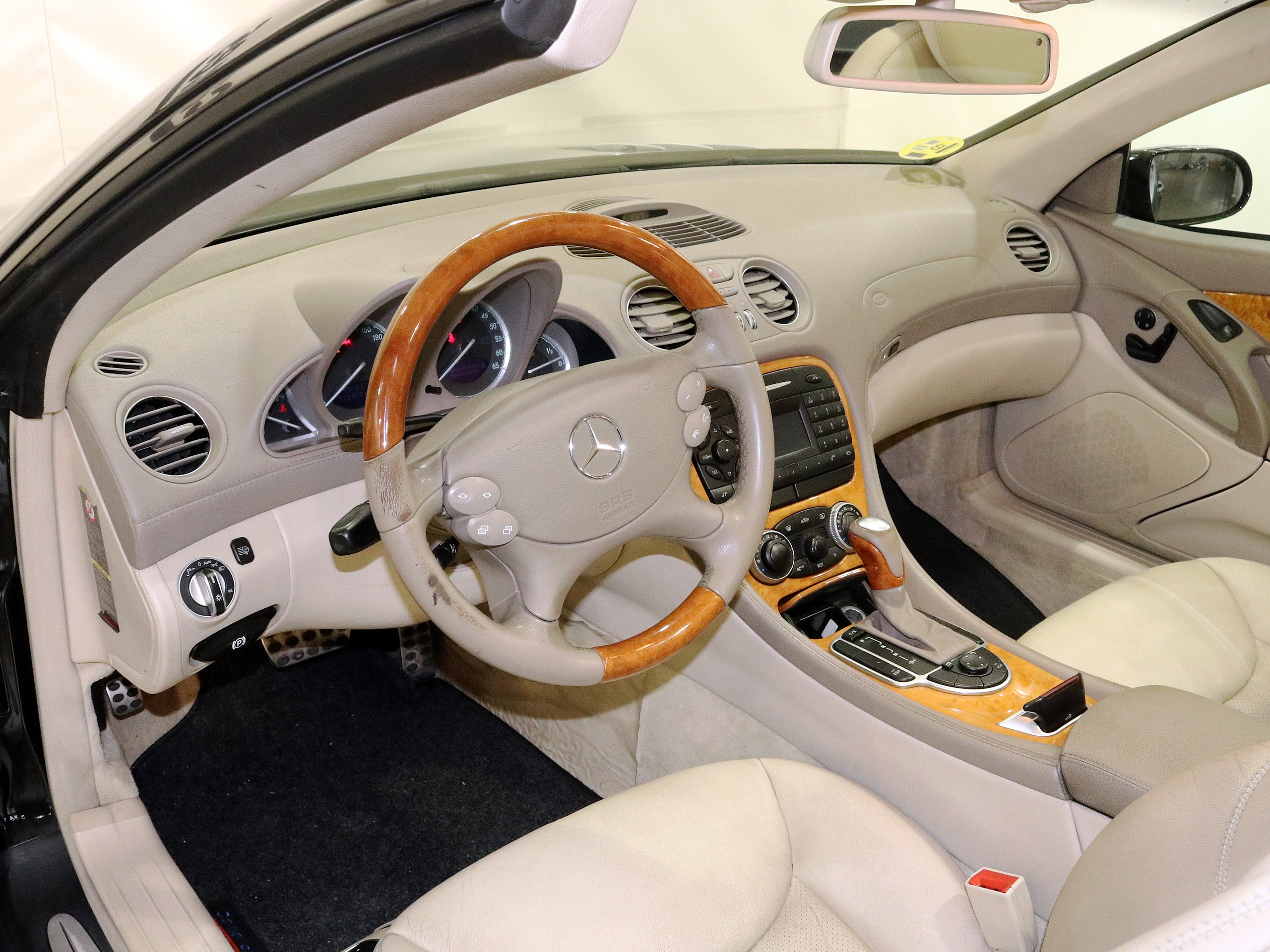 Foto Mercedes-Benz SL 350 18 Foto Mercedes-Benz SL 350 18