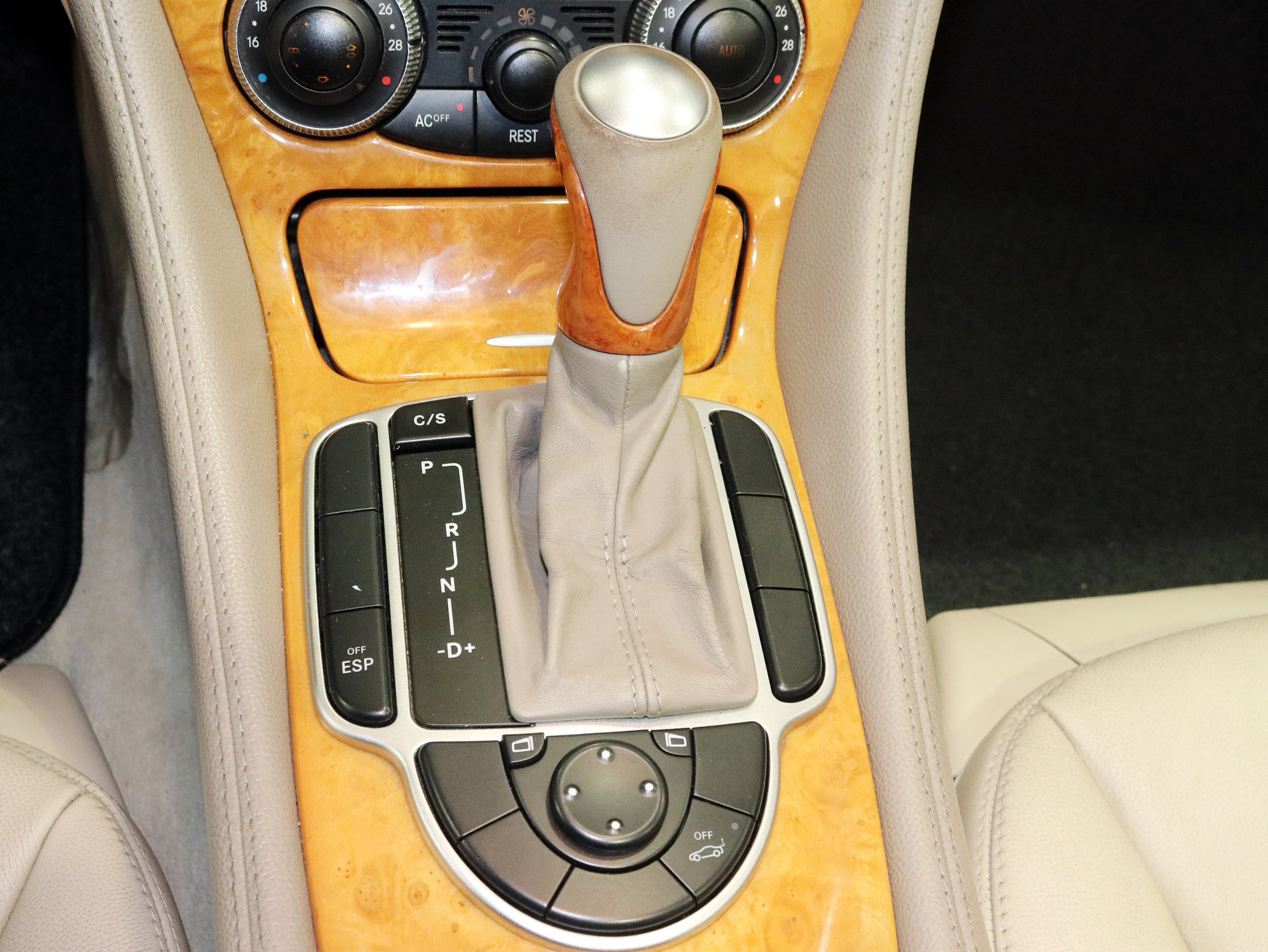 Foto Mercedes-Benz SL 350 24 Foto Mercedes-Benz SL 350 24