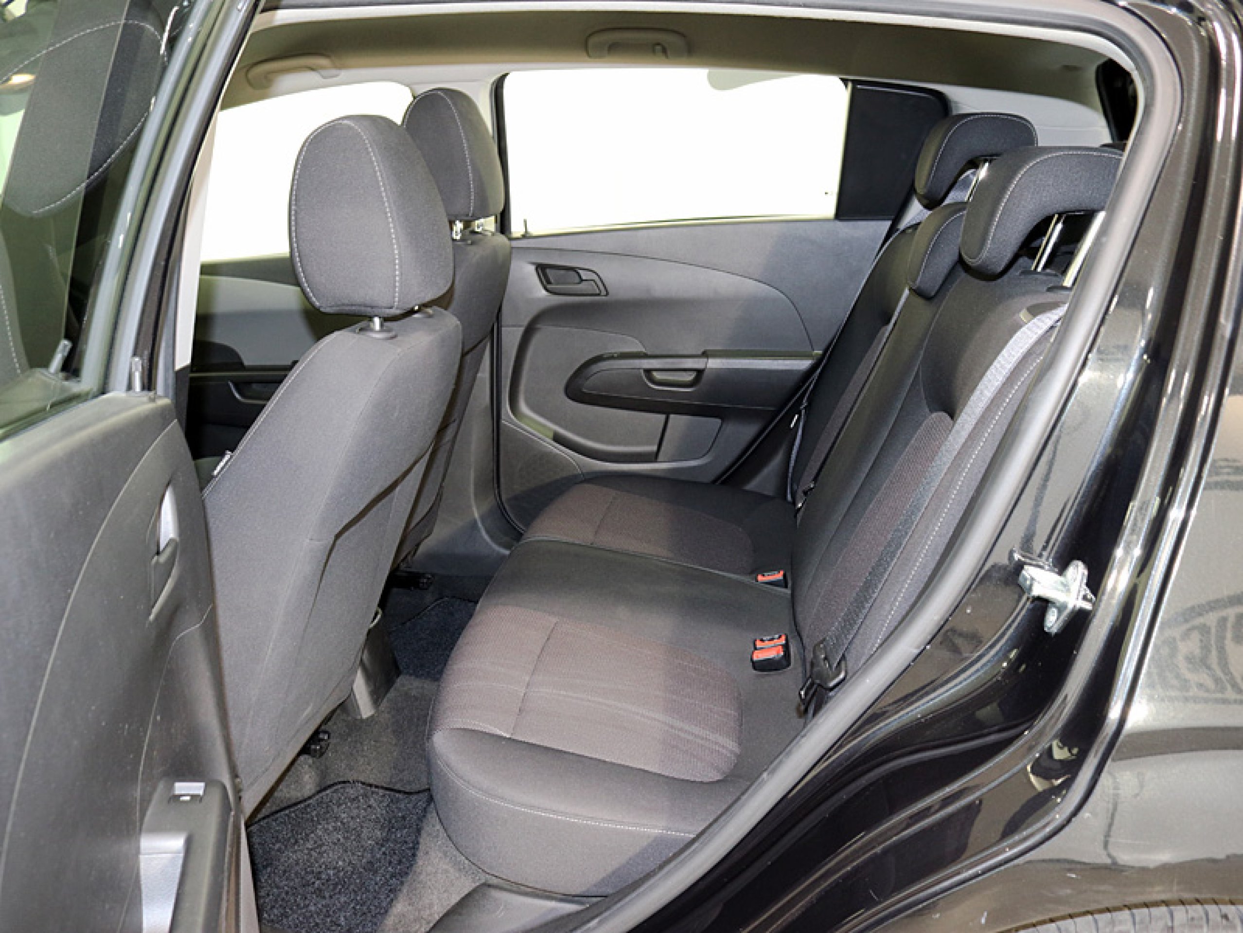 Foto Chevrolet Aveo 14