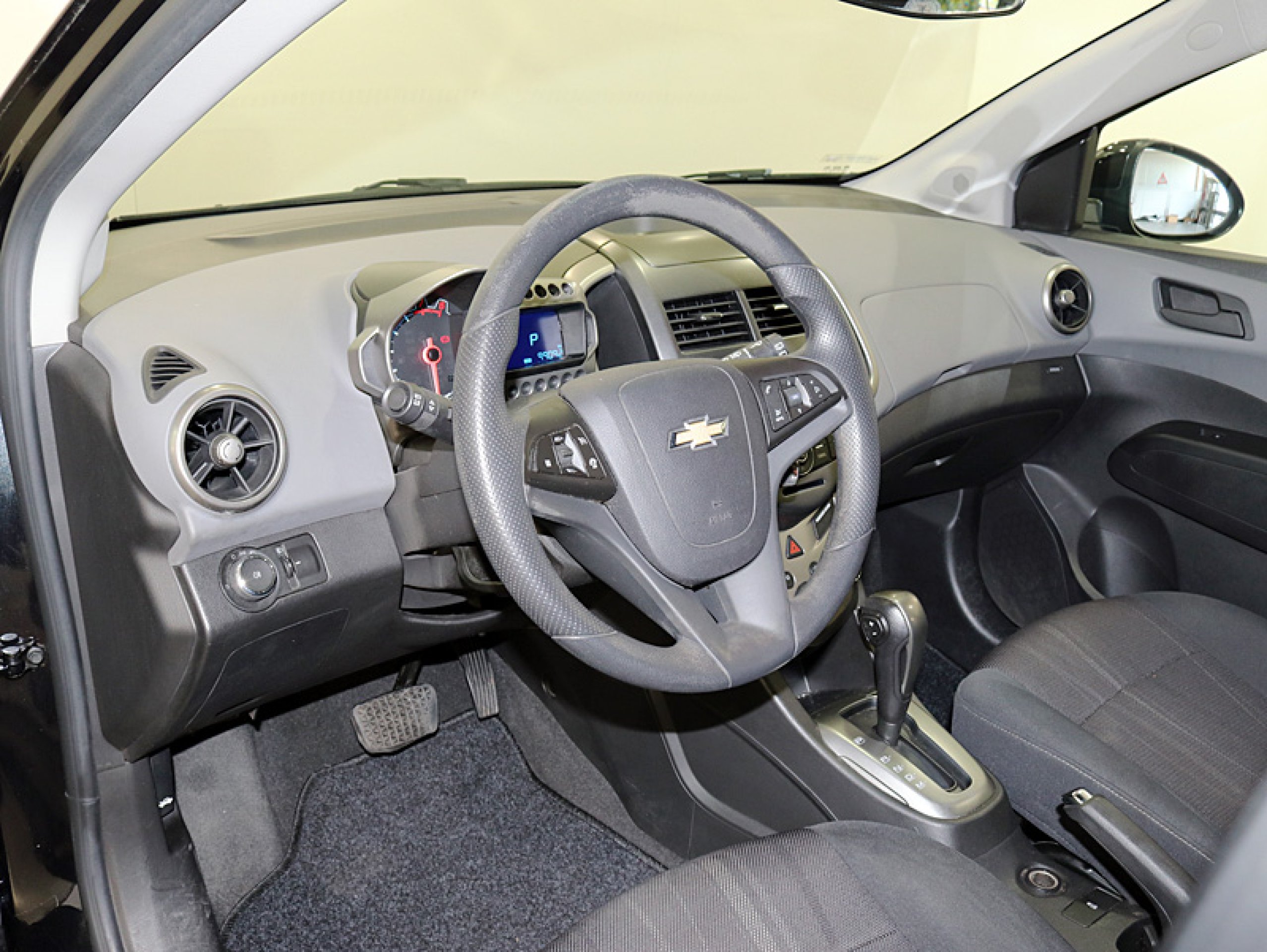 Foto Chevrolet Aveo 16