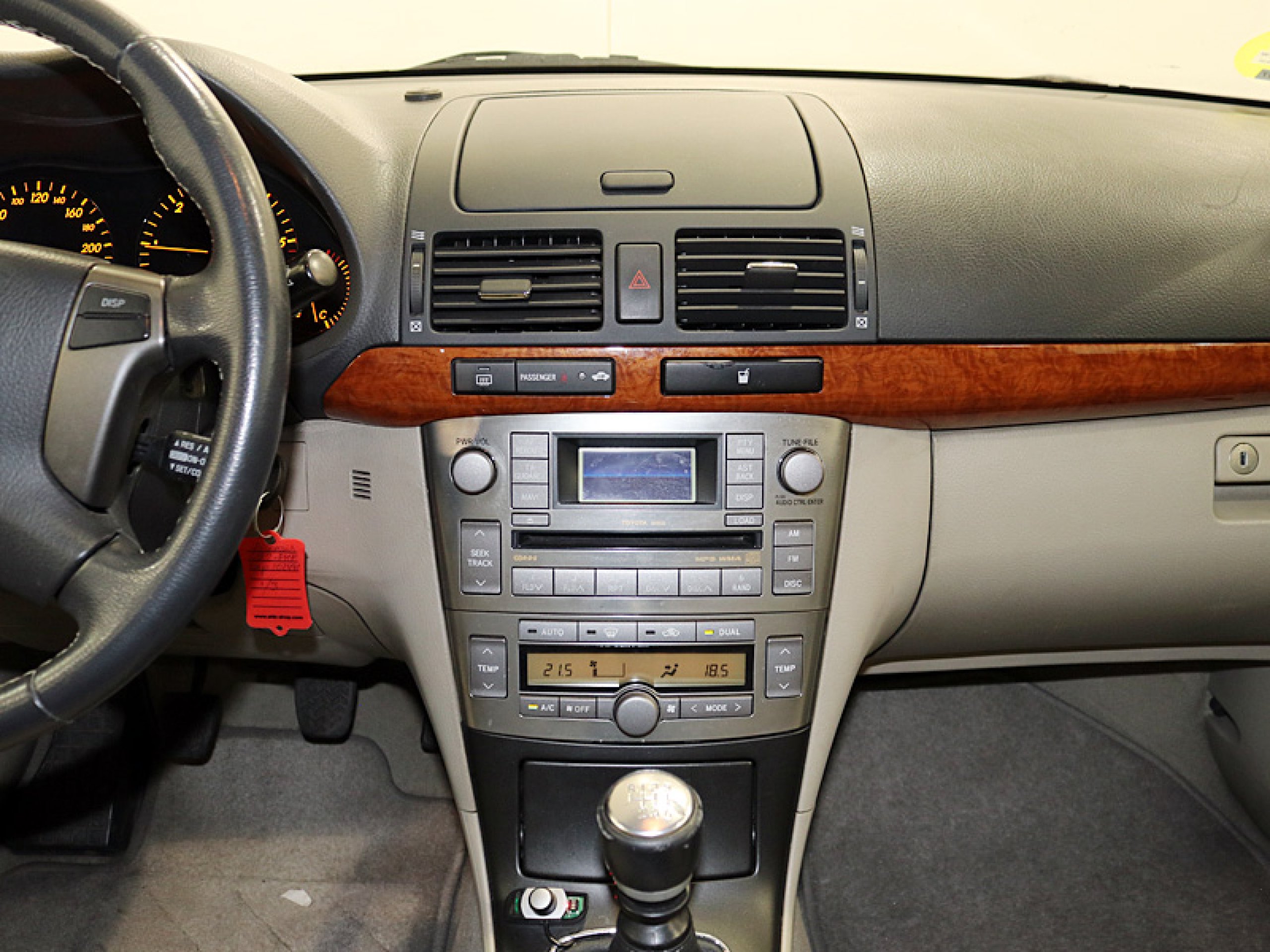 Foto Toyota Avensis 18