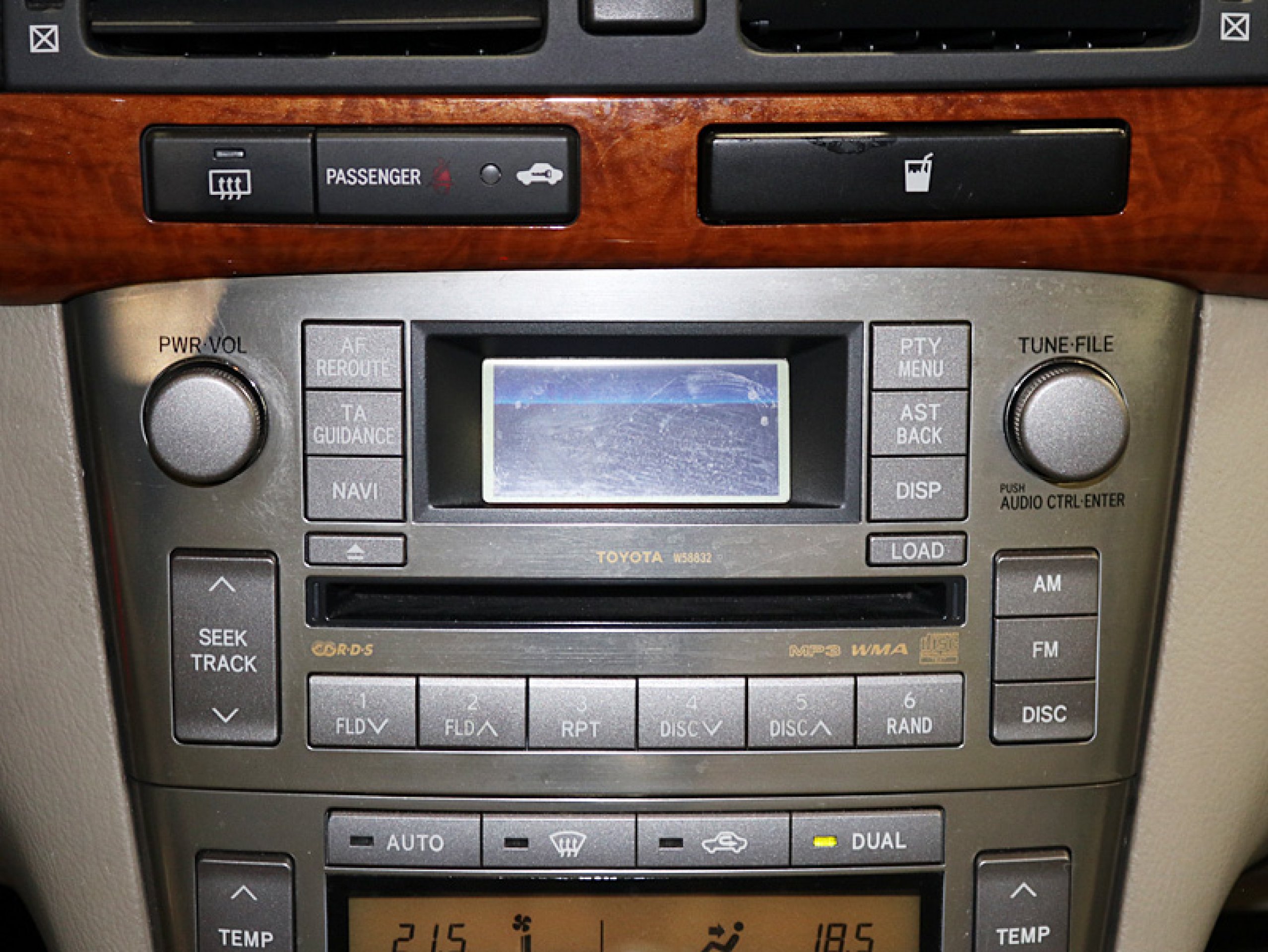 Foto Toyota Avensis 19
