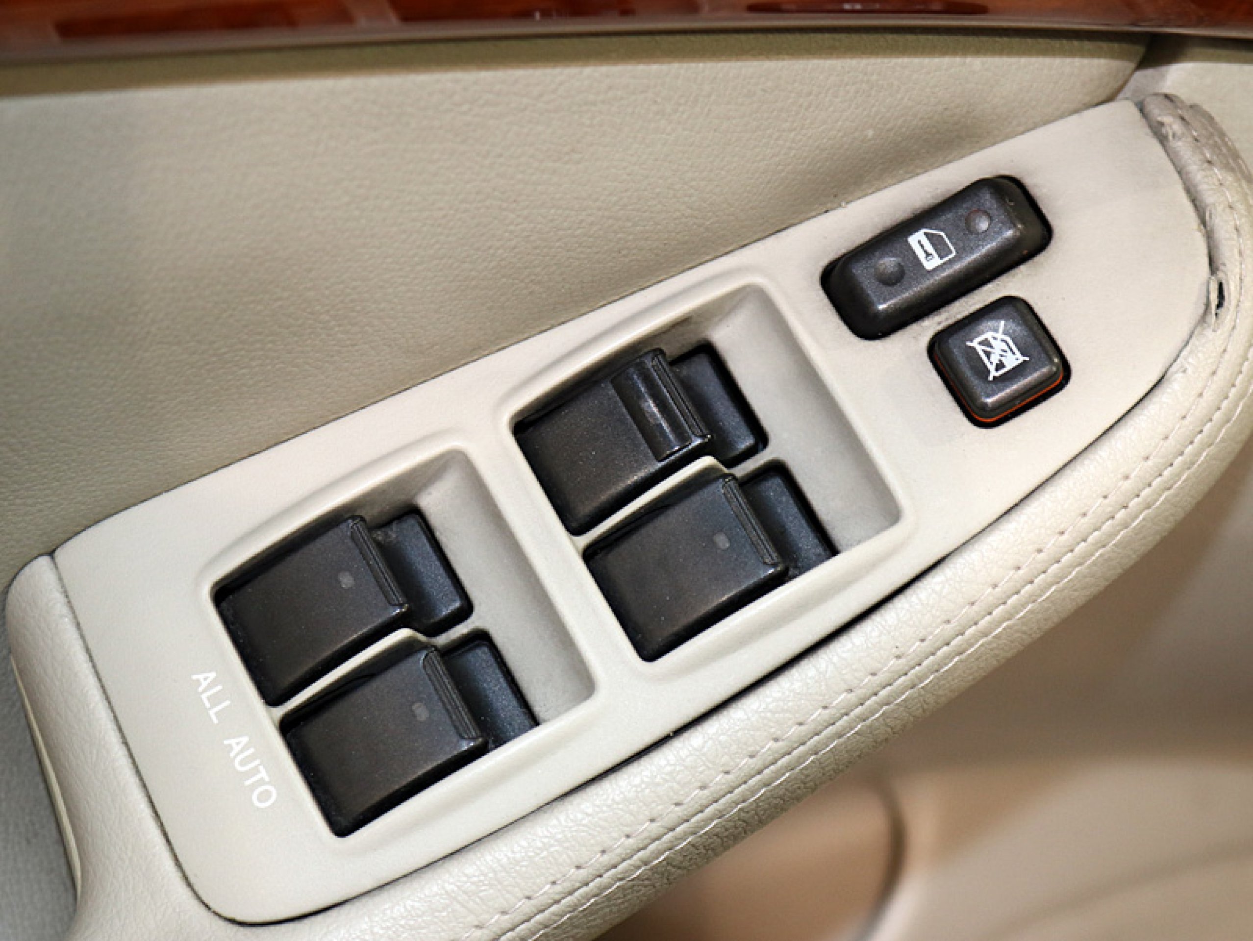 Foto Toyota Avensis 24
