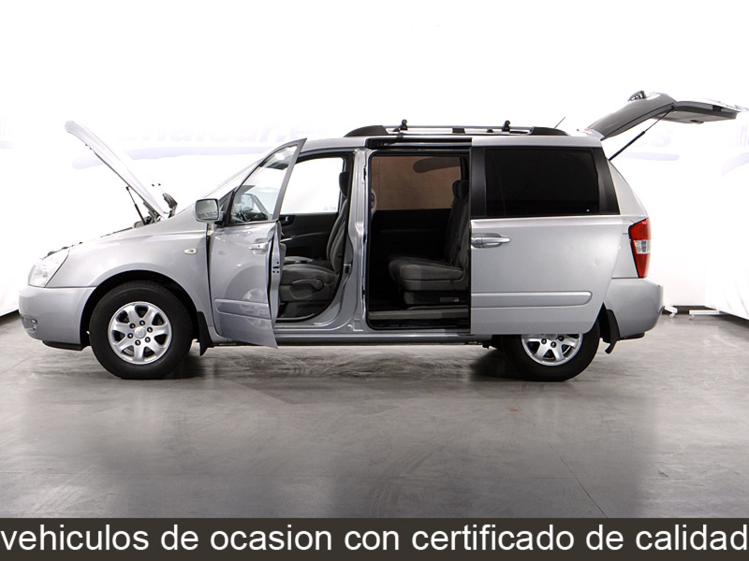Foto Kia Carnival 12