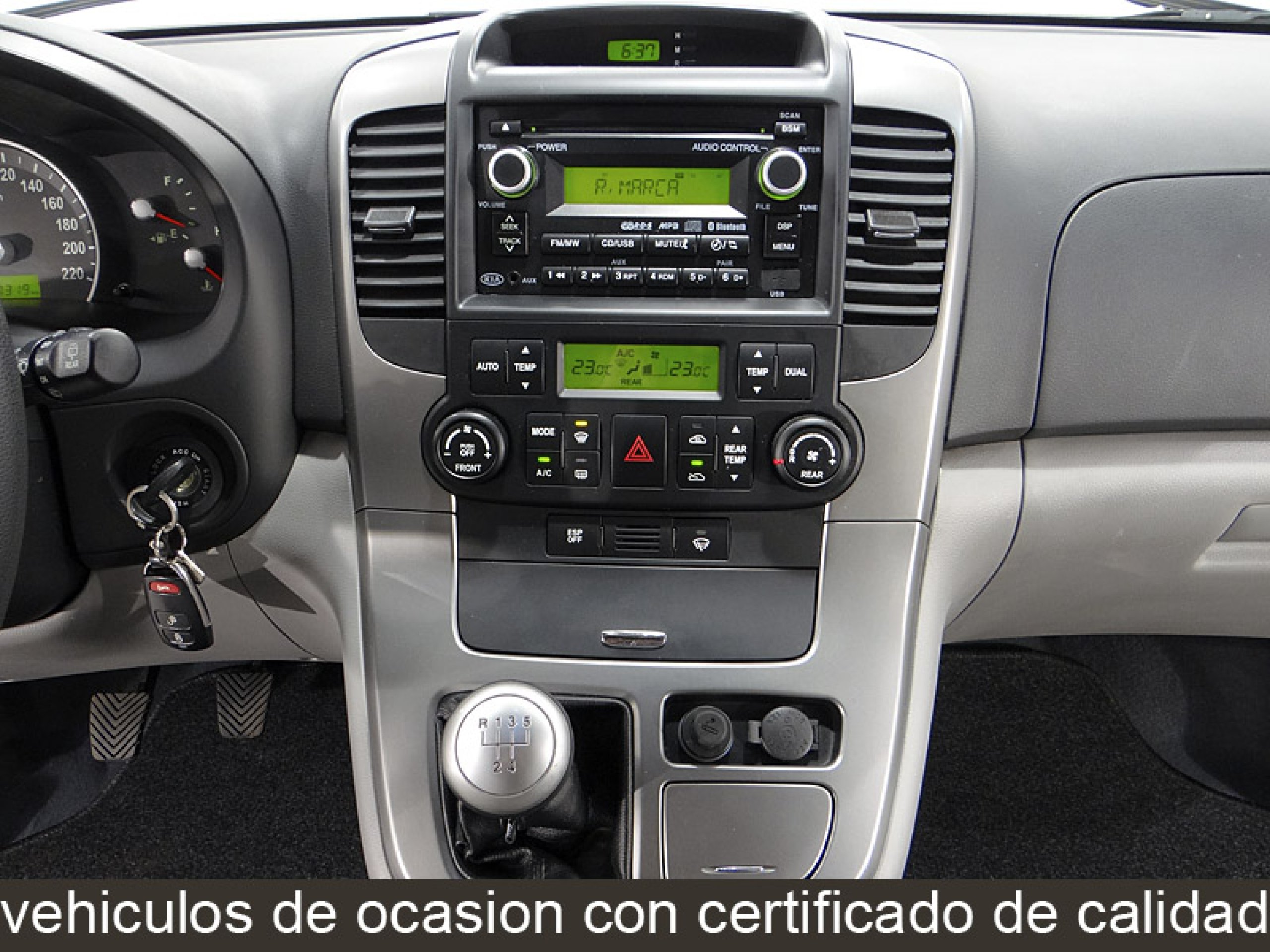 Foto Kia Carnival 31