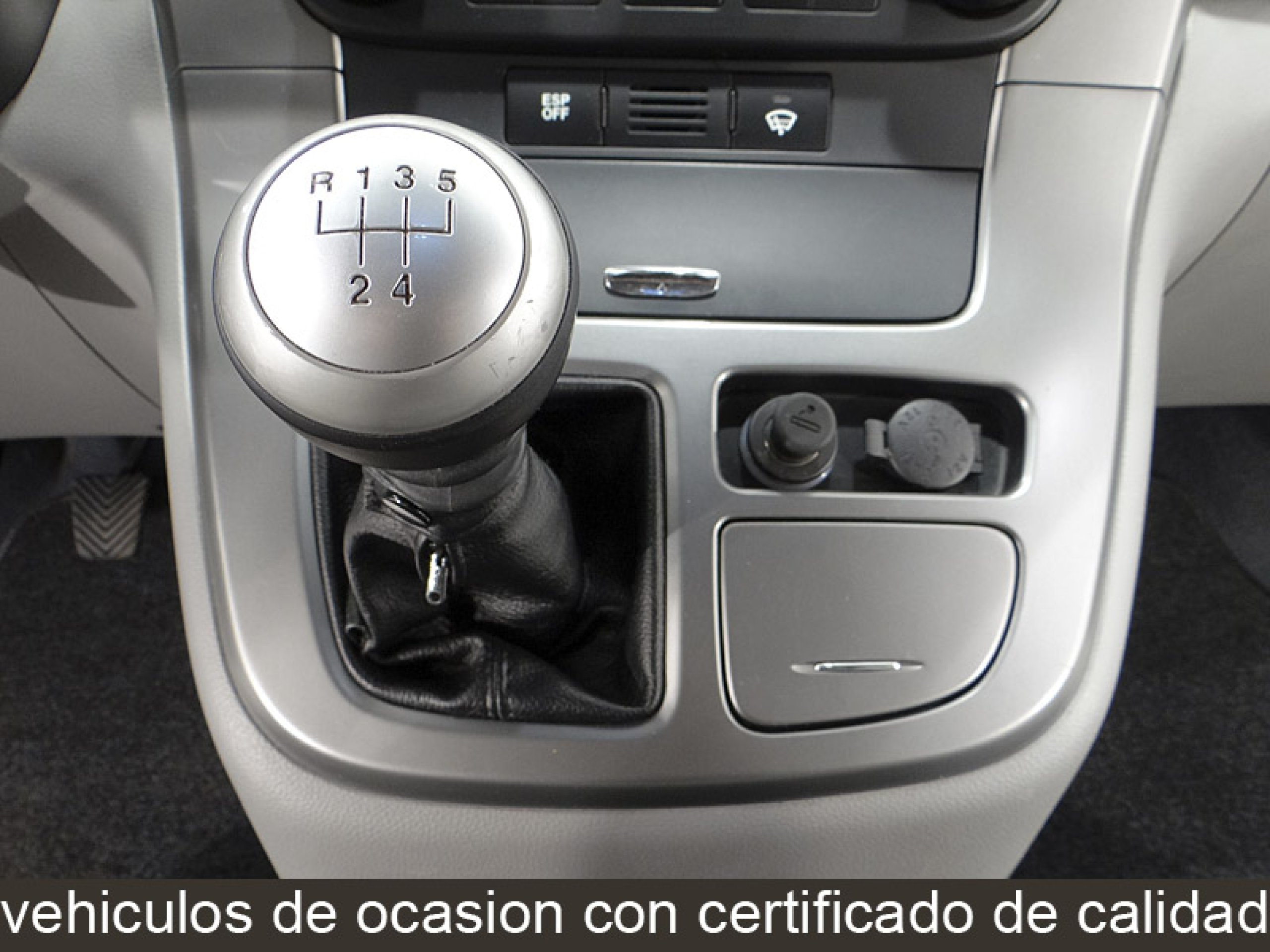Foto Kia Carnival 32