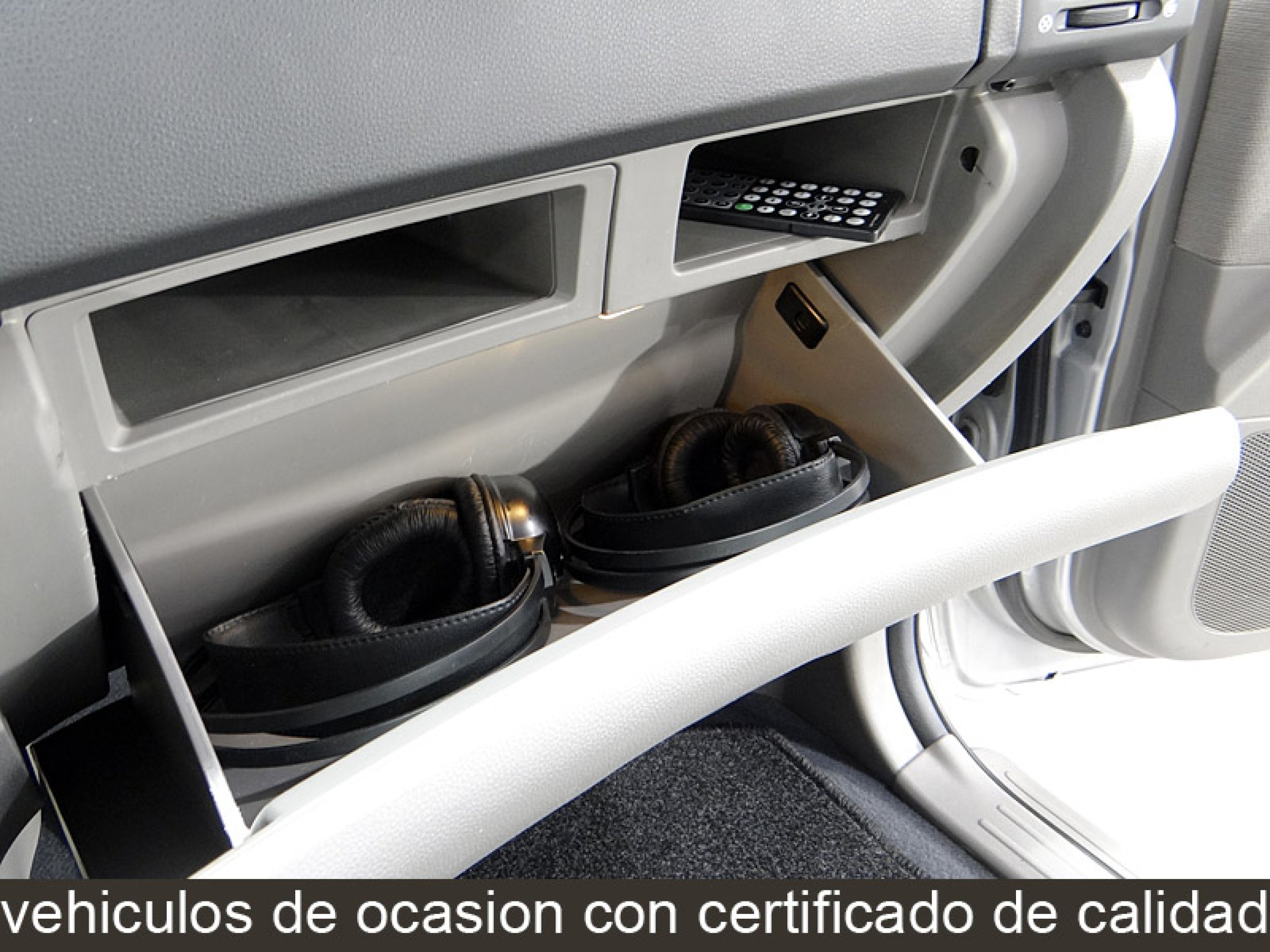 Foto Kia Carnival 38