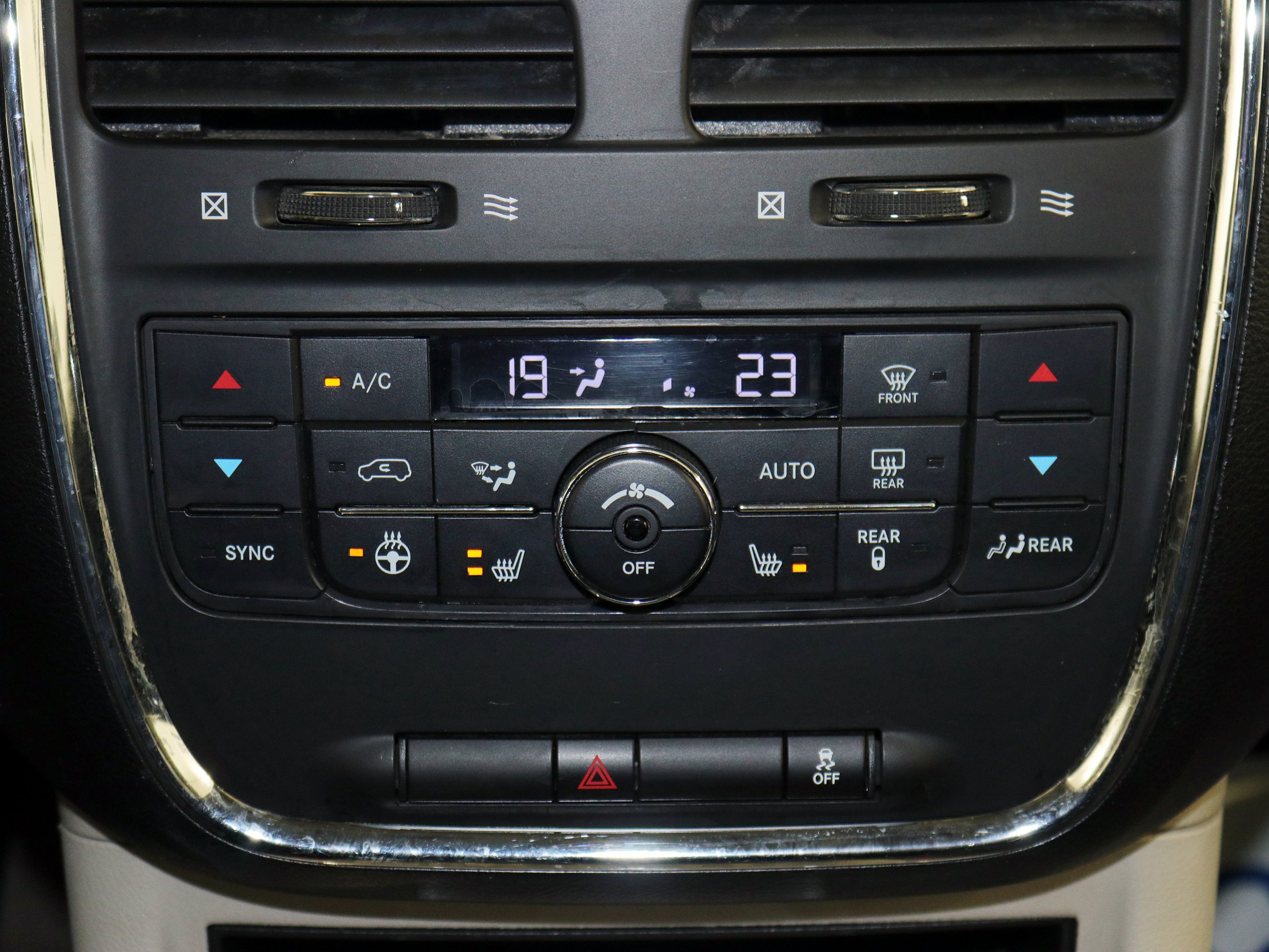 Foto Lancia Voyager 23