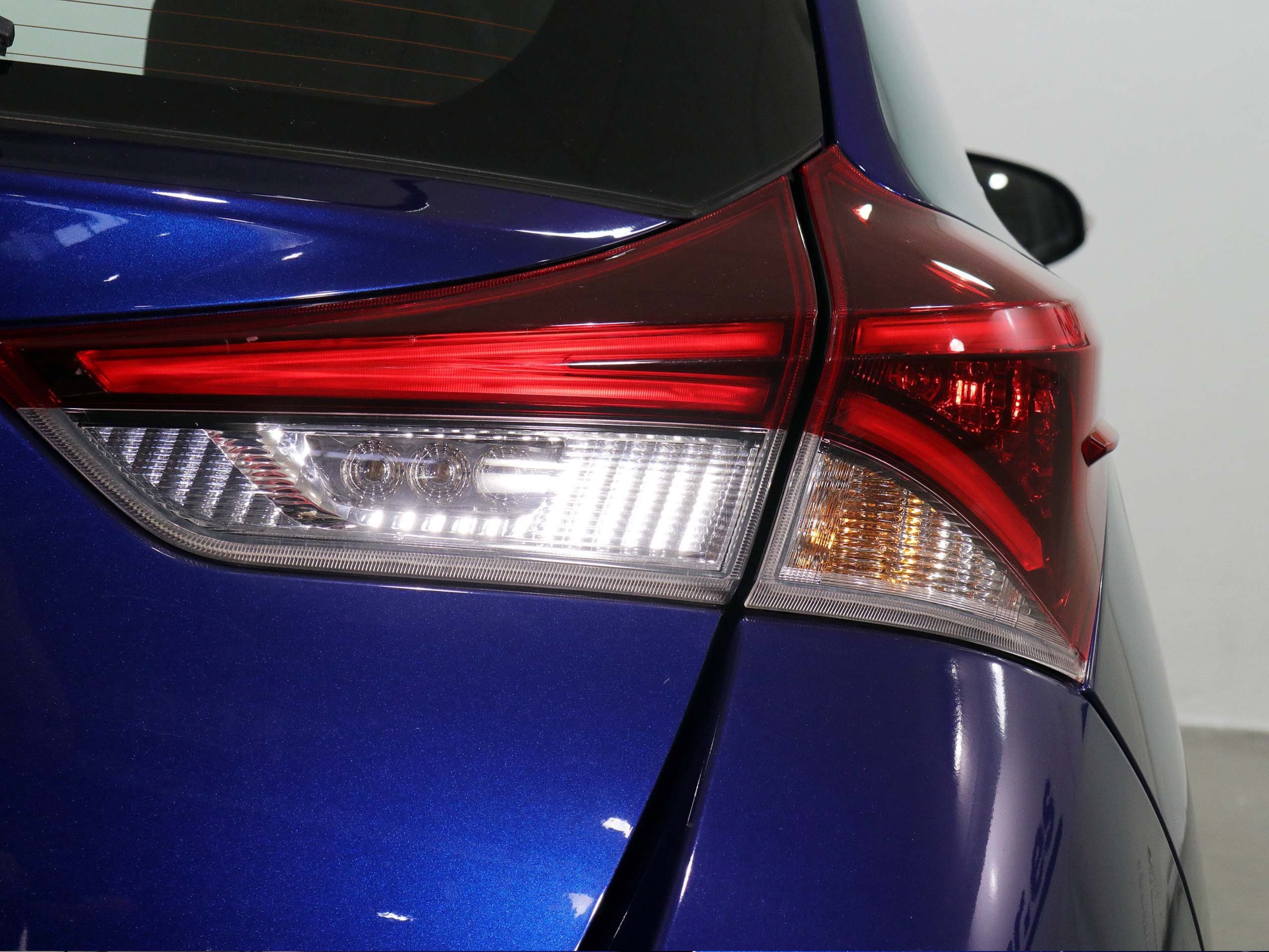 Foto Toyota Auris 12