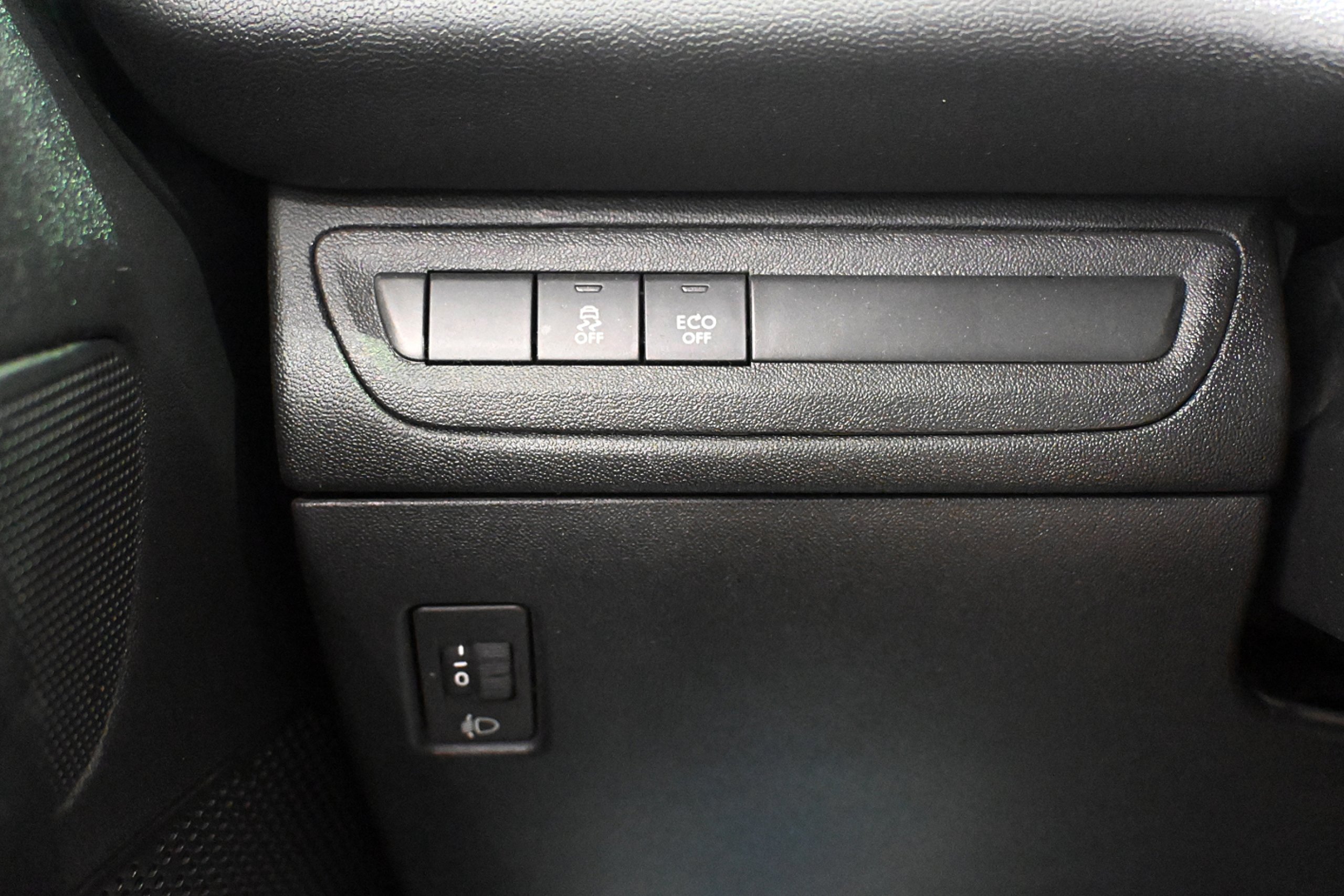 Foto Peugeot 208 18