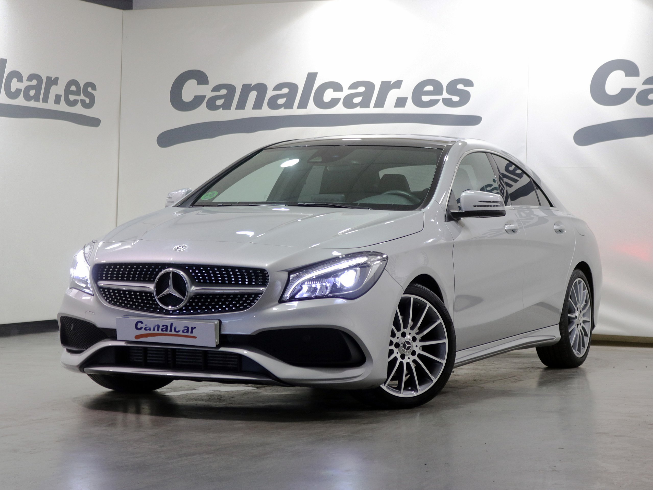 Foto Mercedes-Benz CLA 180 1