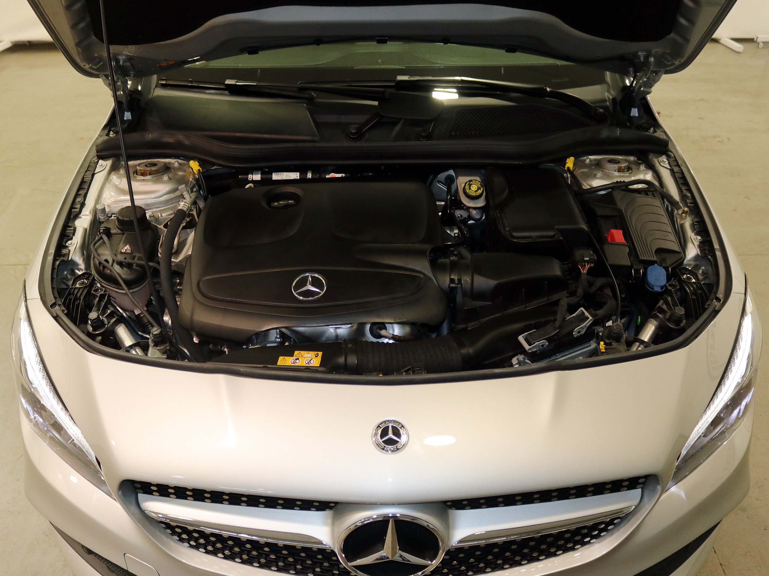 Foto Mercedes-Benz CLA 180 9