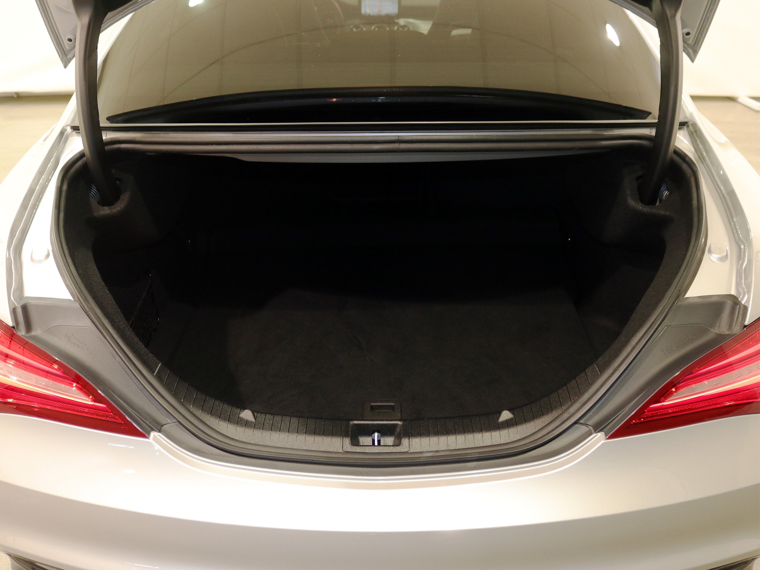 Foto Mercedes-Benz CLA 180 10