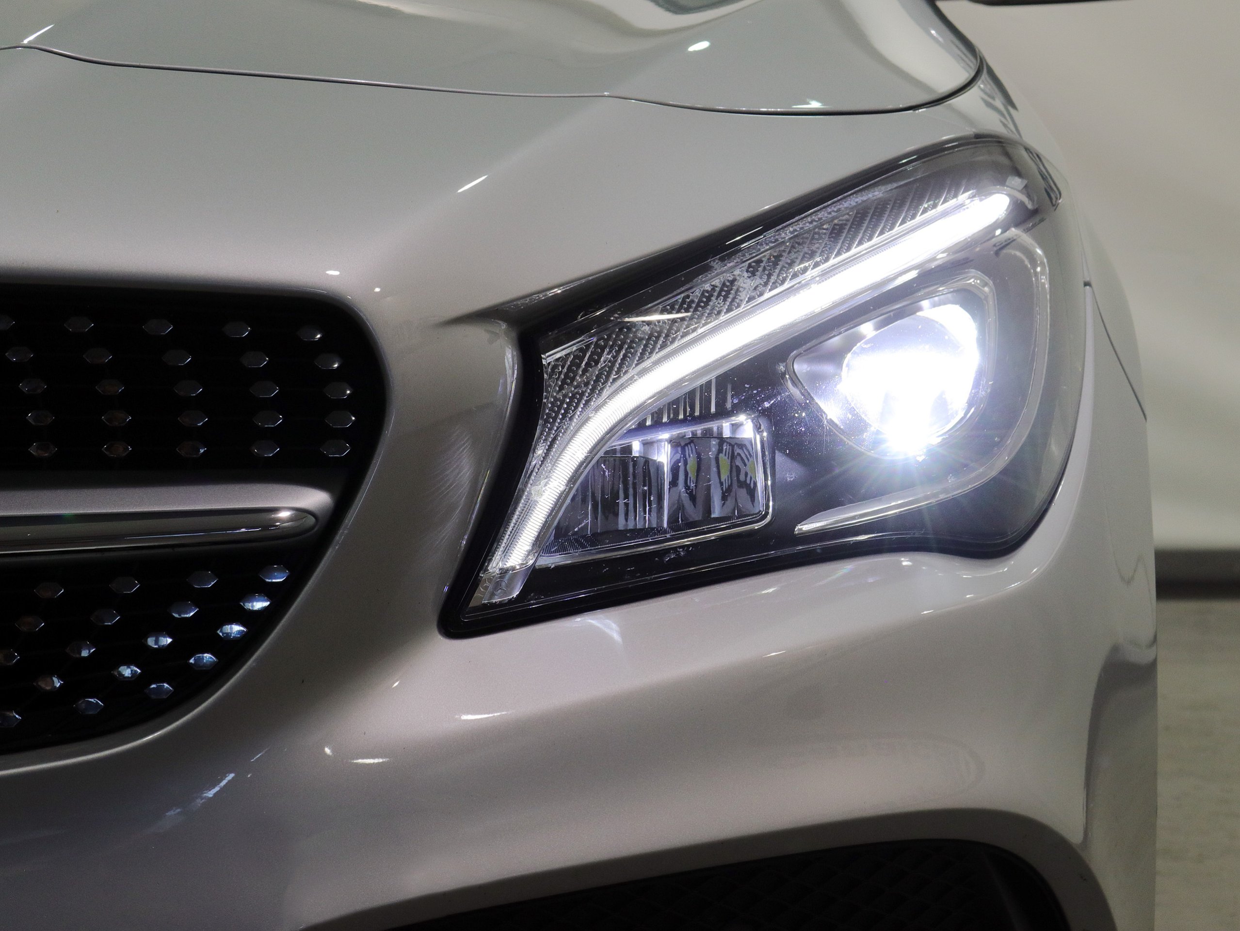 Foto Mercedes-Benz CLA 180 14