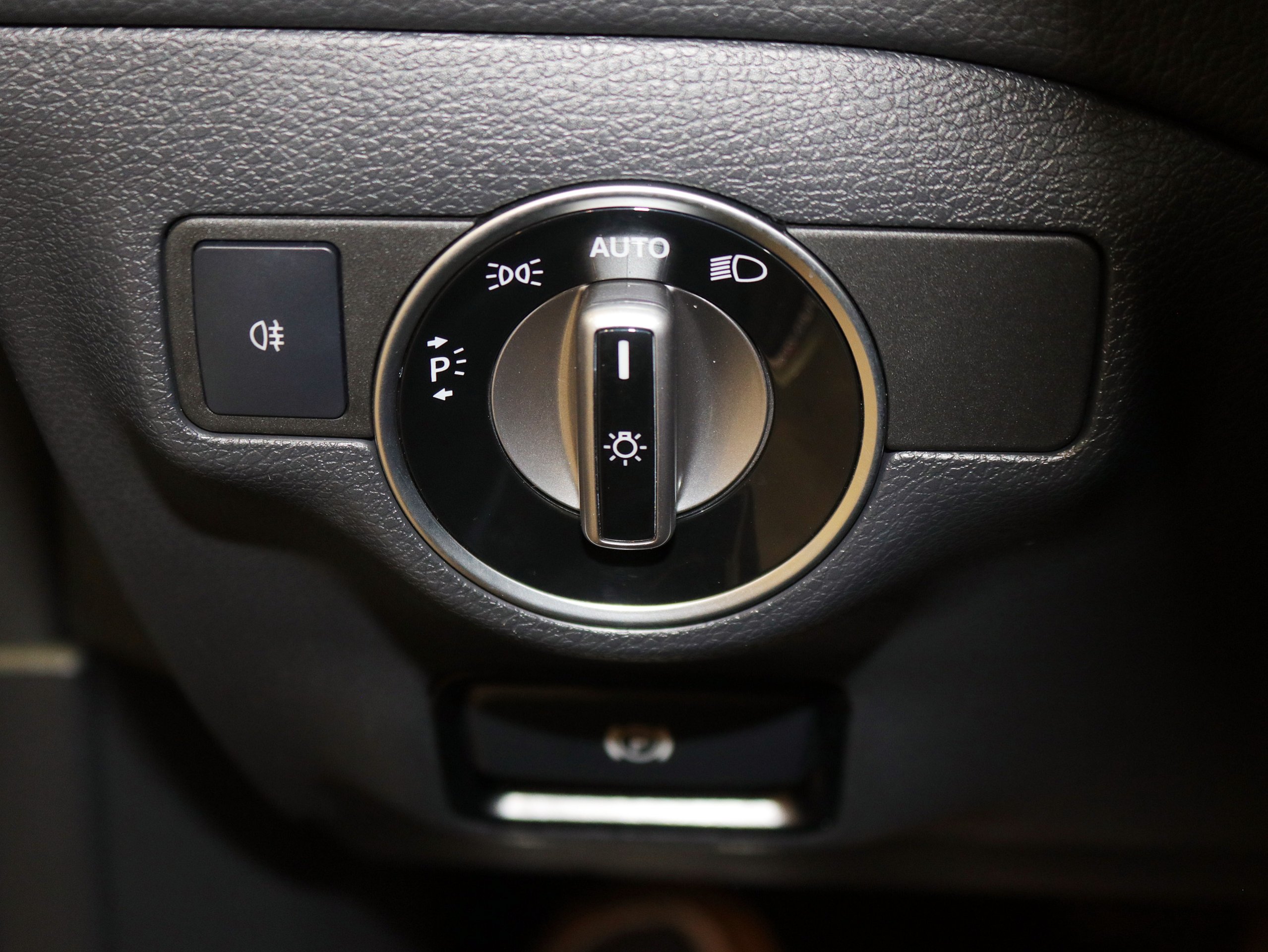 Foto Mercedes-Benz CLA 180 35