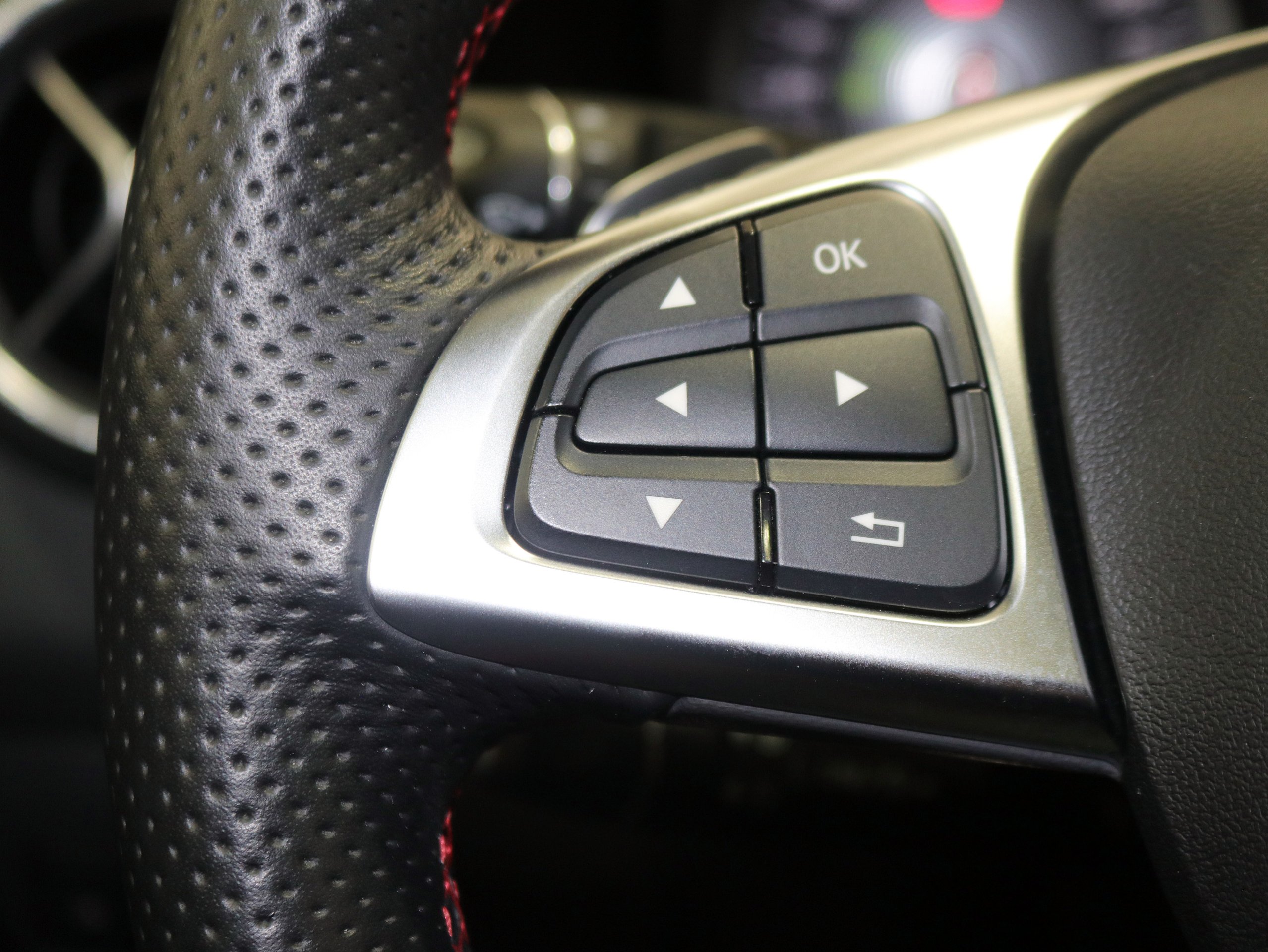 Foto Mercedes-Benz CLA 180 36
