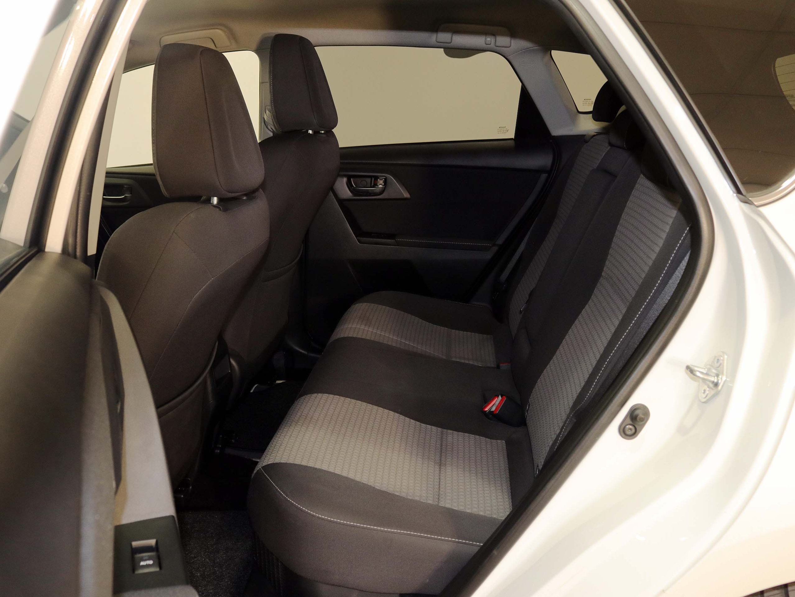 Foto Toyota Auris 17