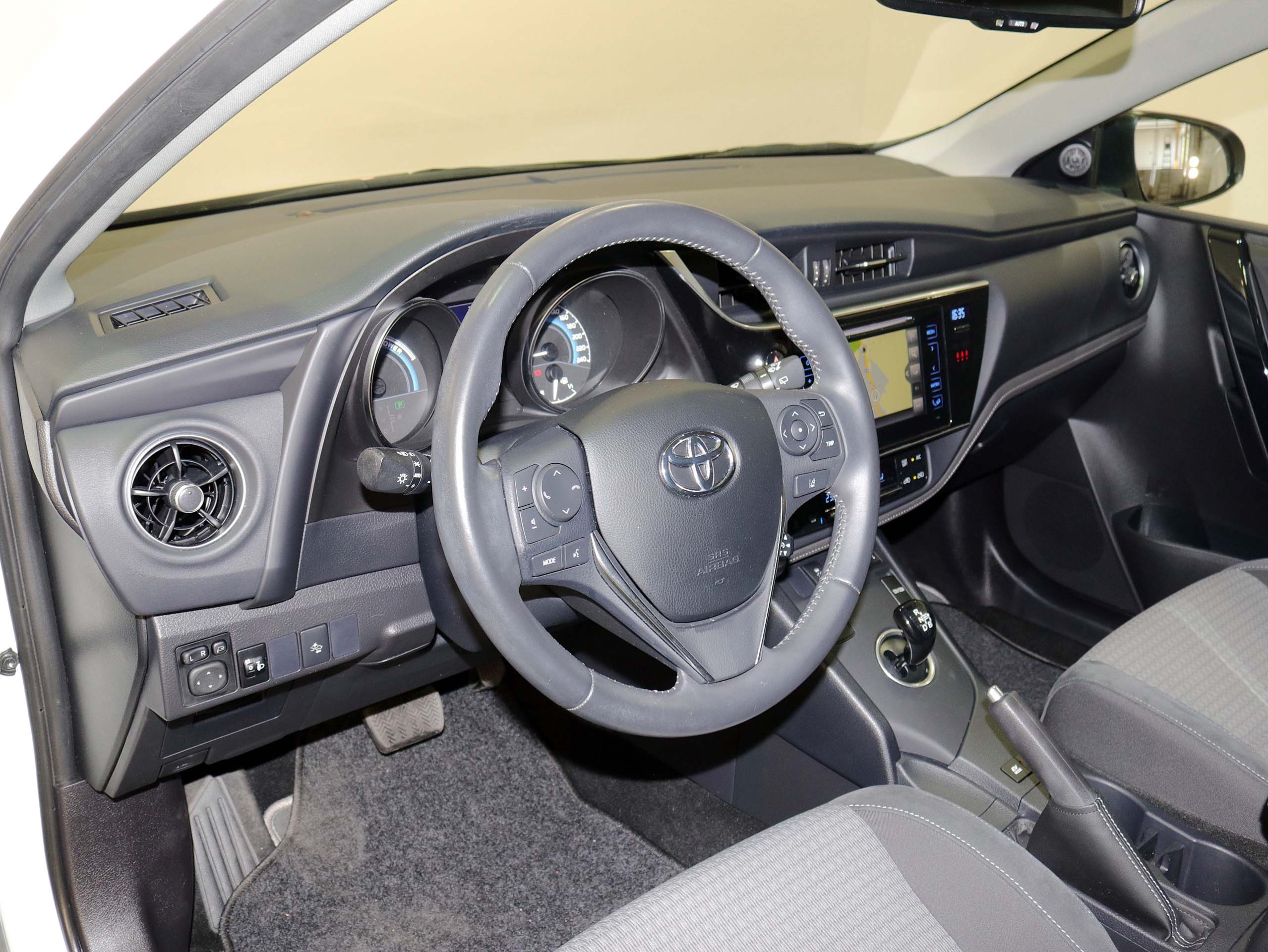 Foto Toyota Auris 24