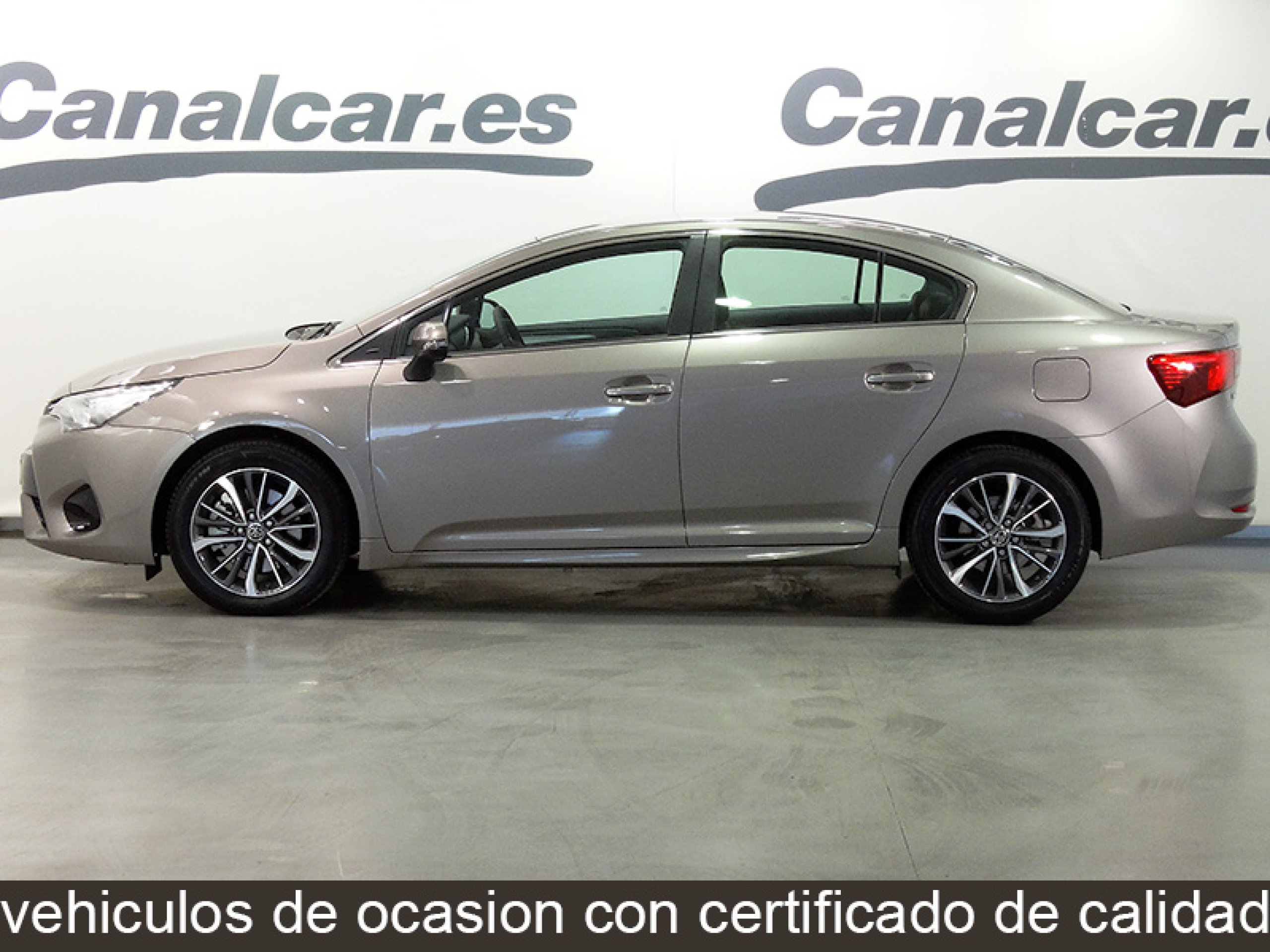 Foto Toyota Avensis 9